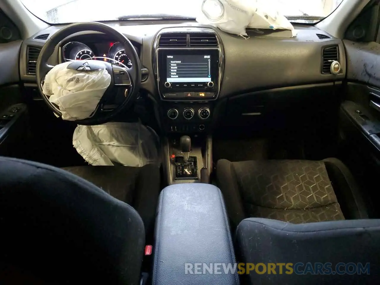8 Photograph of a damaged car JA4ARUAU8PU009240 MITSUBISHI OUTLANDER 2023