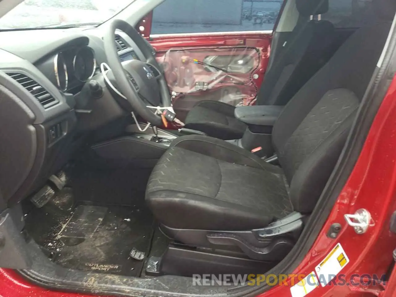 7 Photograph of a damaged car JA4ARUAU8PU013076 MITSUBISHI OUTLANDER 2023