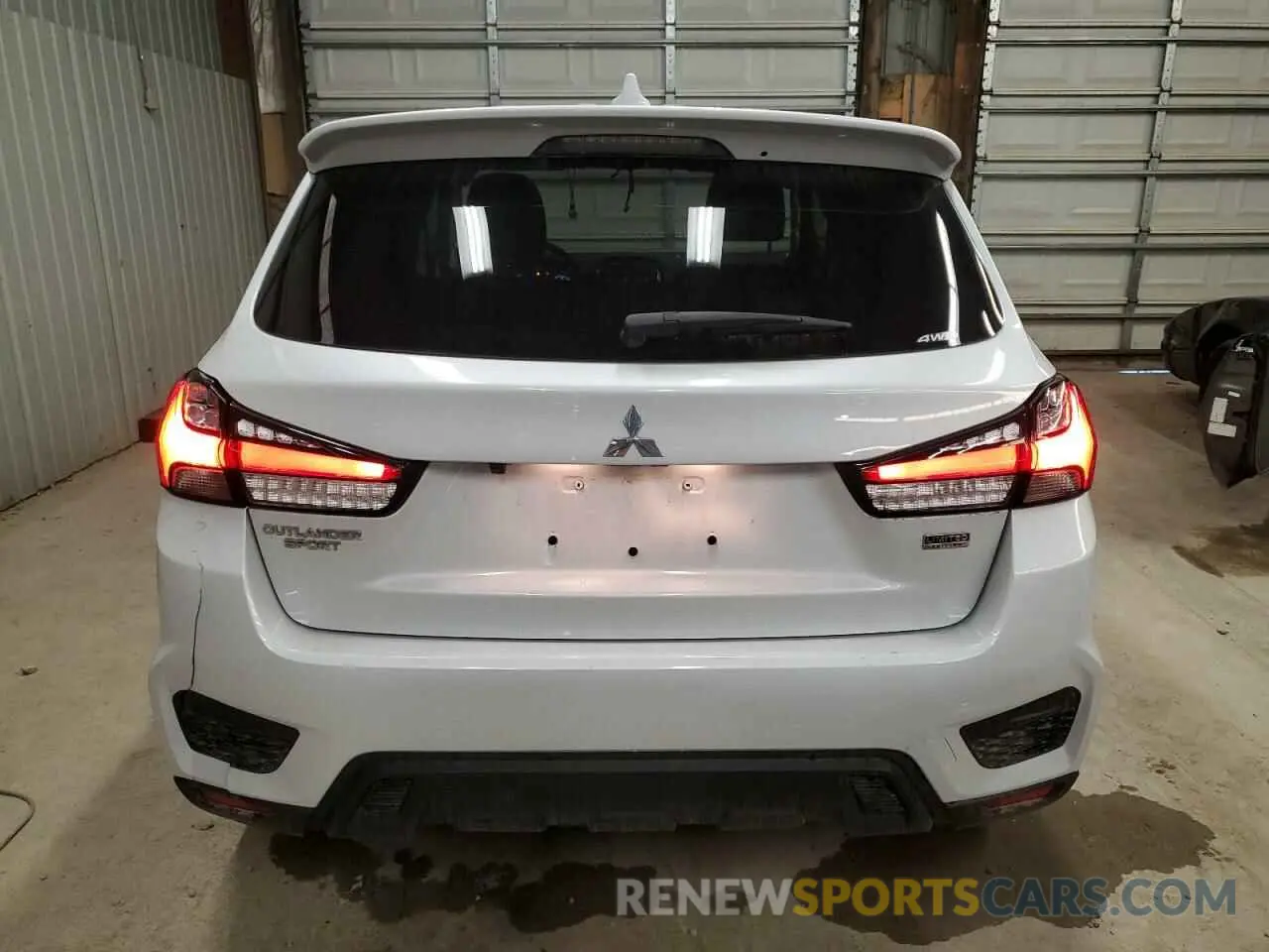6 Photograph of a damaged car JA4ARUAU9PU013555 MITSUBISHI OUTLANDER 2023