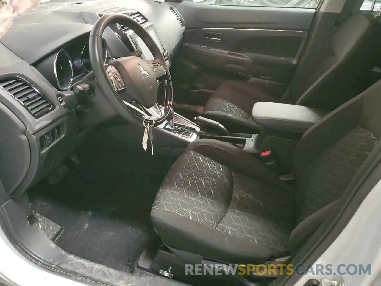 7 Photograph of a damaged car JA4ARUAU9PU013555 MITSUBISHI OUTLANDER 2023