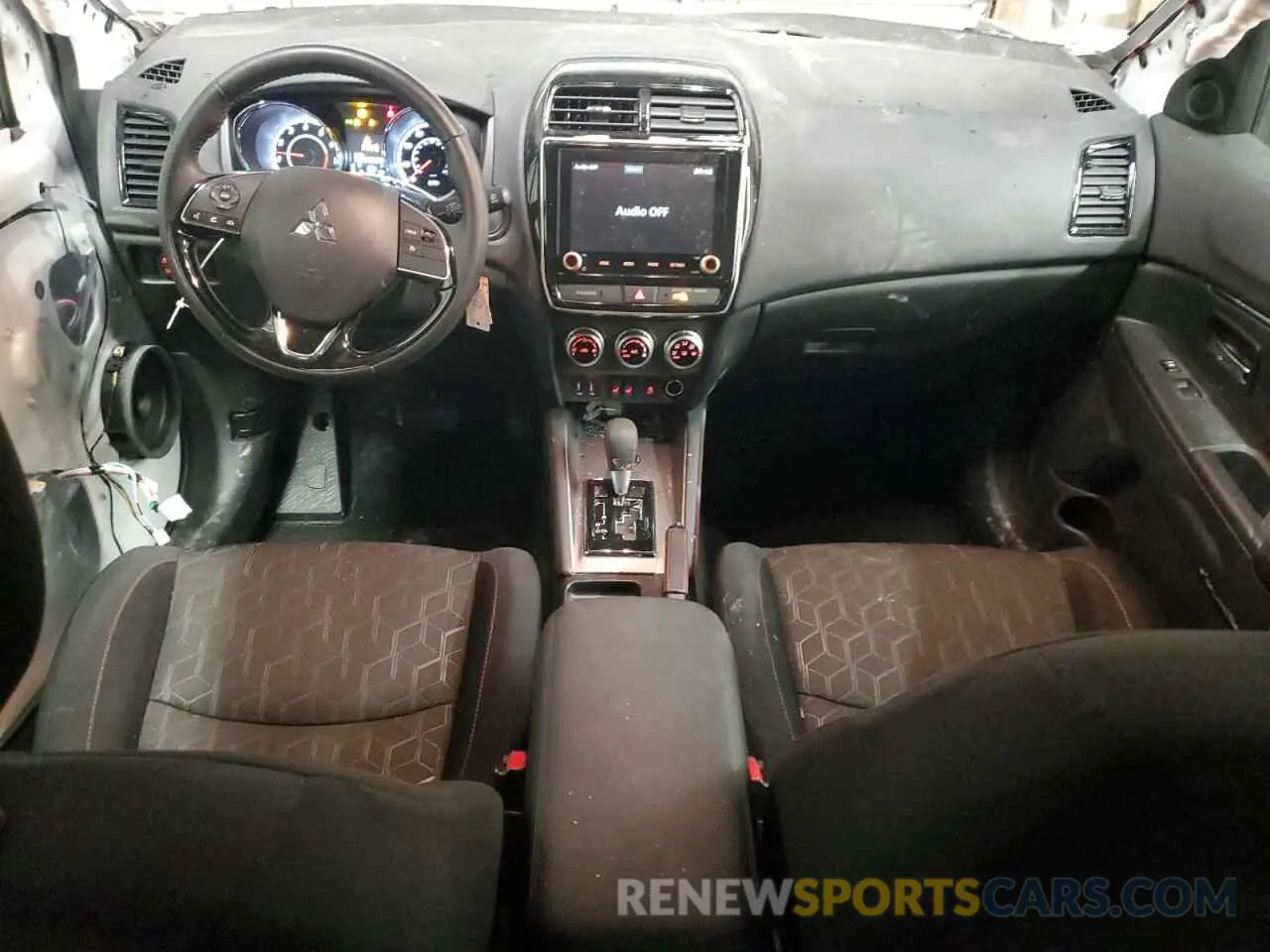 8 Photograph of a damaged car JA4ARUAU9PU013555 MITSUBISHI OUTLANDER 2023