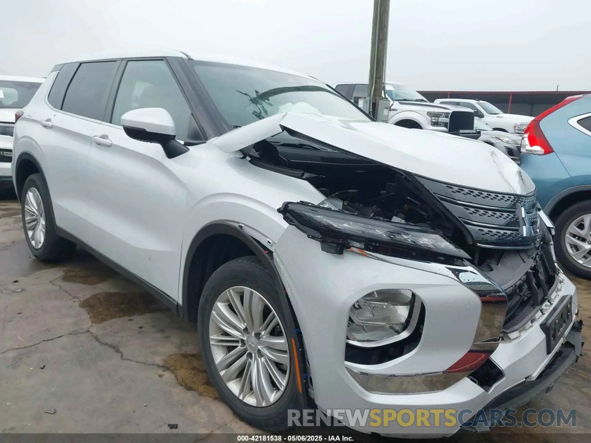 1 Photograph of a damaged car JA4J3TA8XPZ010519 MITSUBISHI OUTLANDER 2023