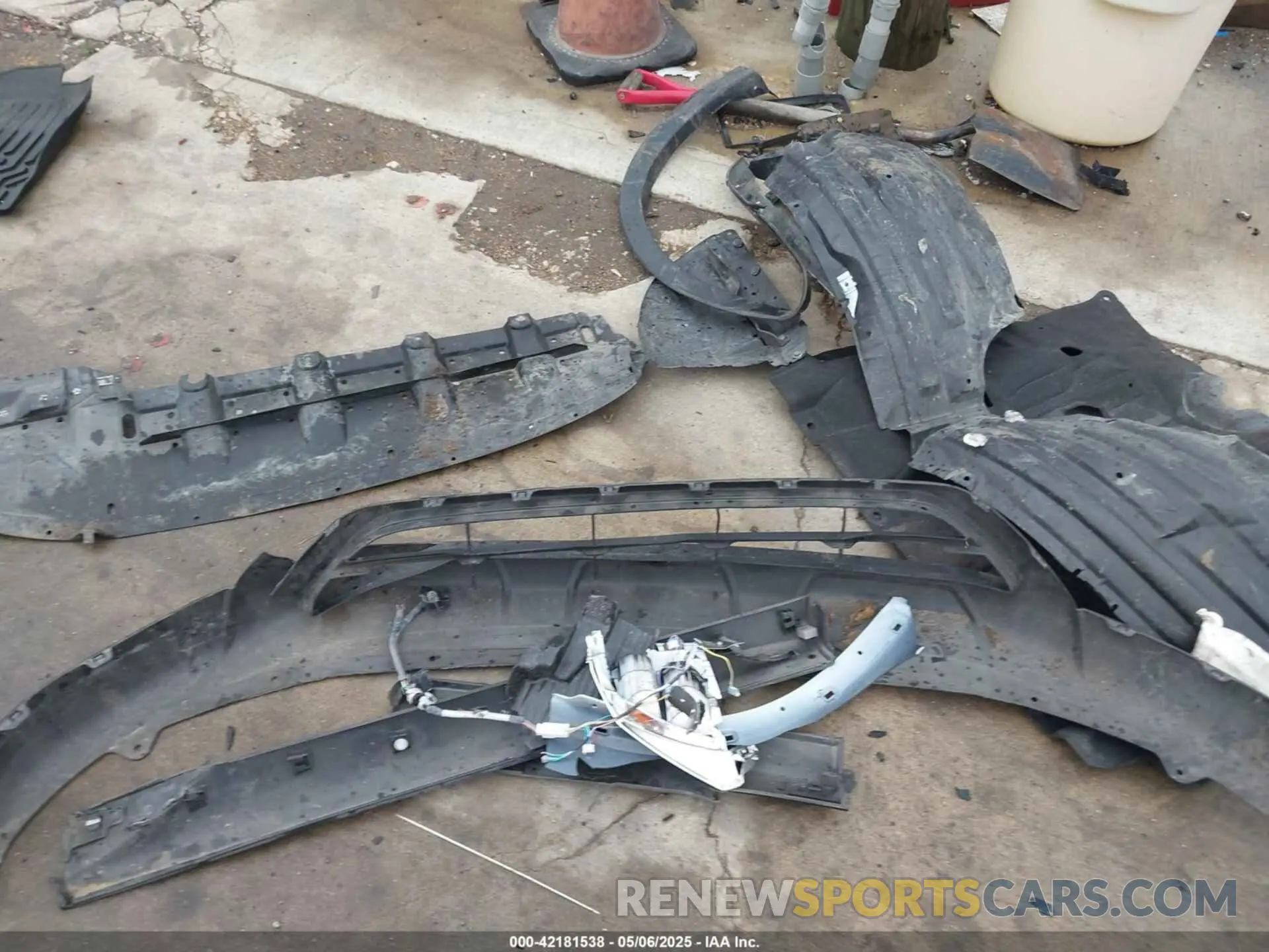 11 Photograph of a damaged car JA4J3TA8XPZ010519 MITSUBISHI OUTLANDER 2023