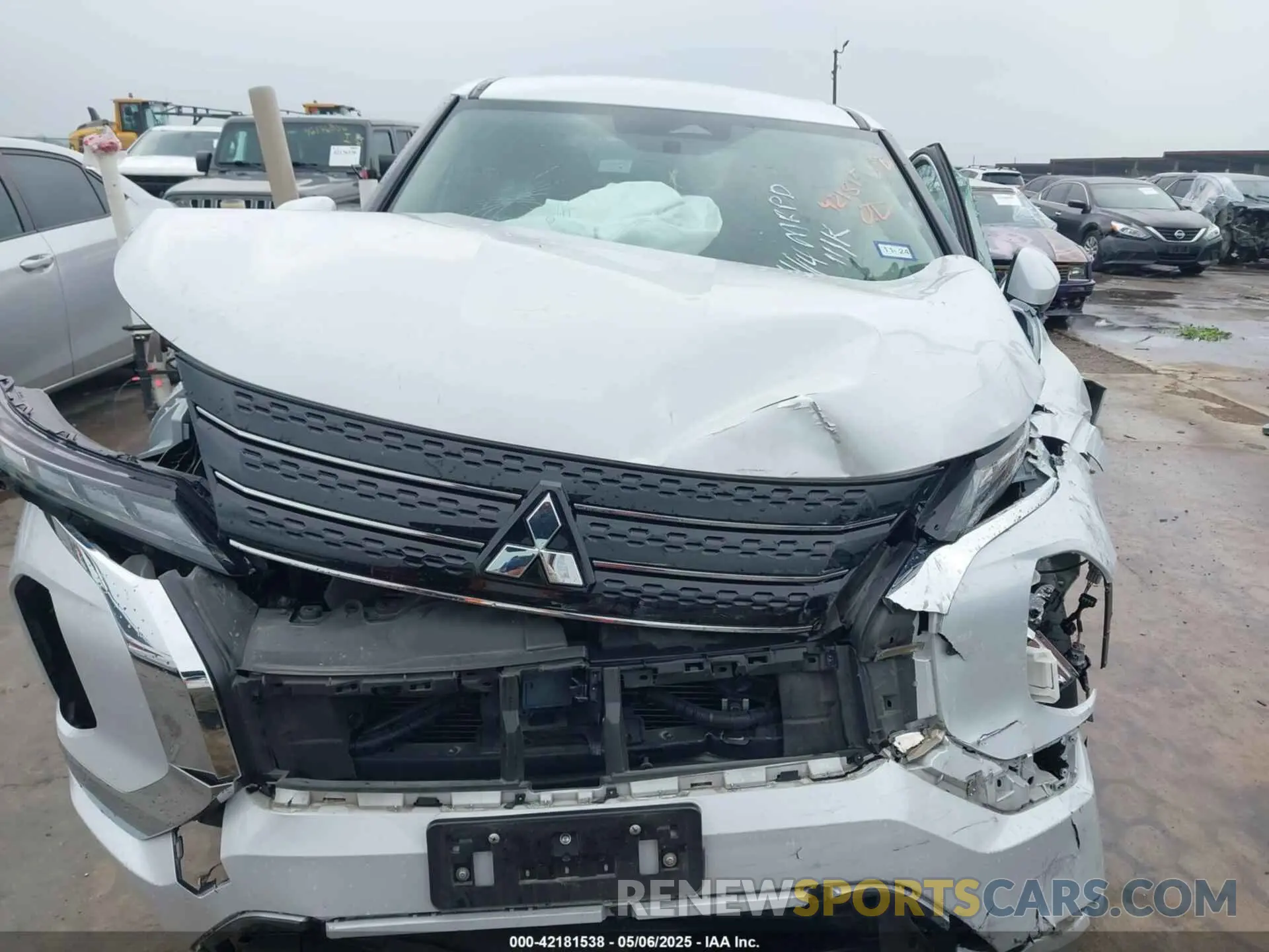 12 Photograph of a damaged car JA4J3TA8XPZ010519 MITSUBISHI OUTLANDER 2023