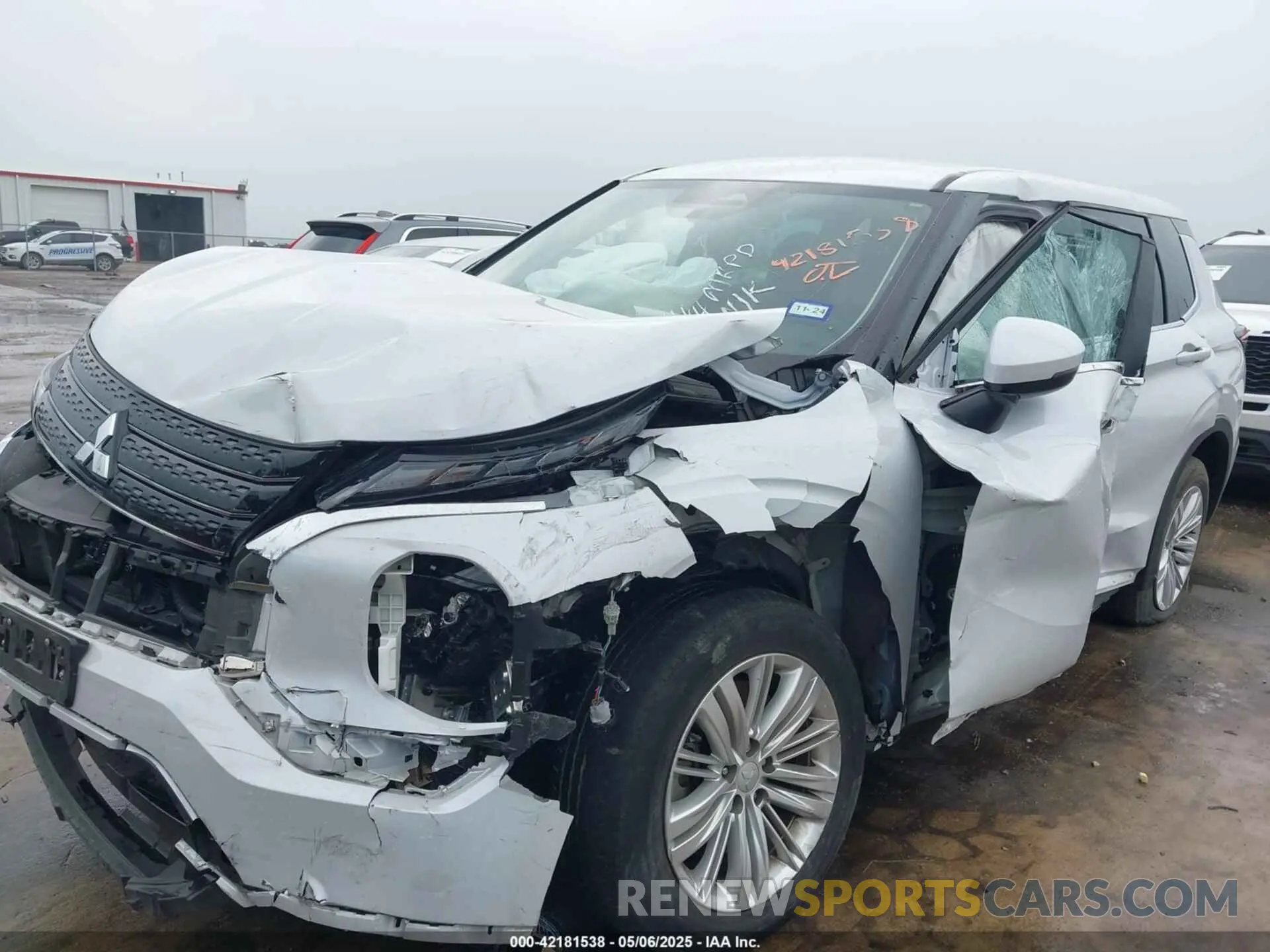 2 Photograph of a damaged car JA4J3TA8XPZ010519 MITSUBISHI OUTLANDER 2023