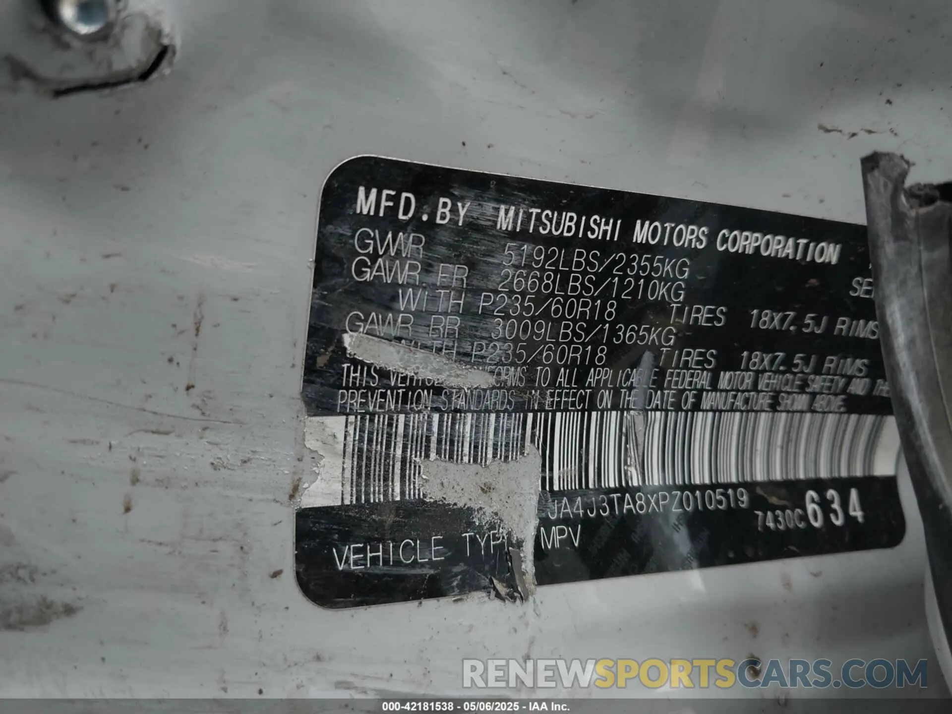 9 Photograph of a damaged car JA4J3TA8XPZ010519 MITSUBISHI OUTLANDER 2023