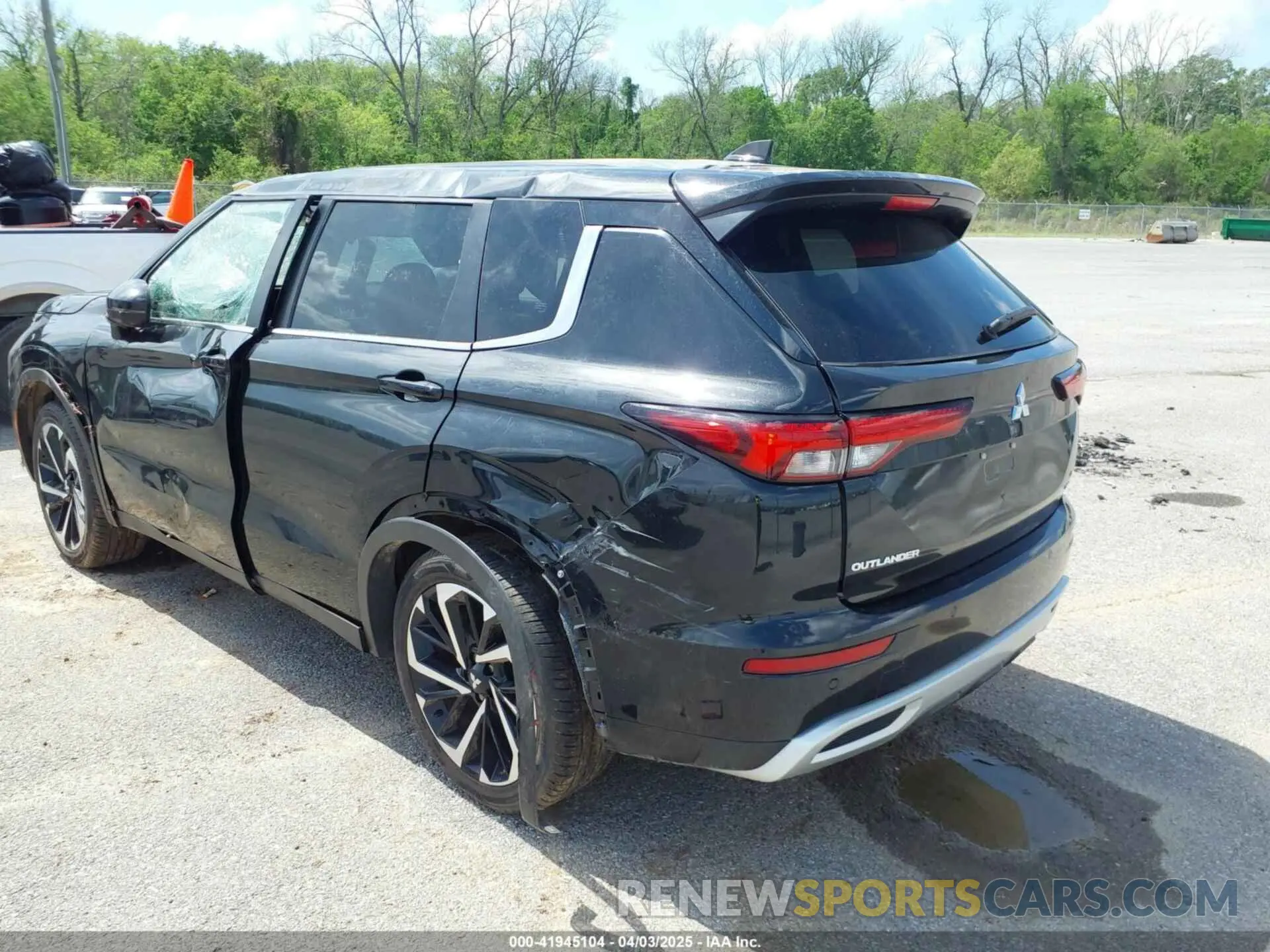 3 Photograph of a damaged car JA4J3UA81PZ007966 MITSUBISHI OUTLANDER 2023