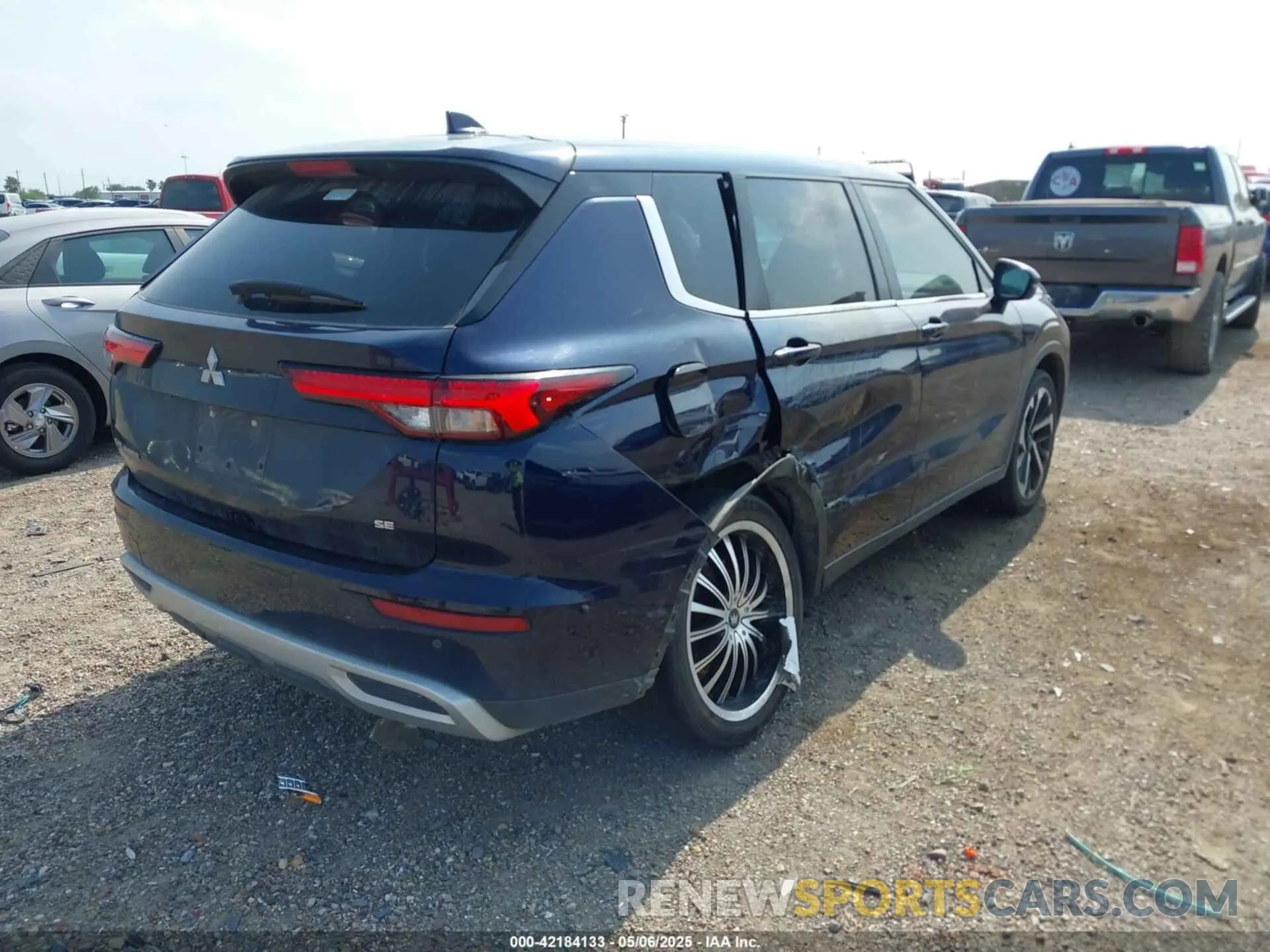 4 Photograph of a damaged car JA4J3UA81PZ022614 MITSUBISHI OUTLANDER 2023