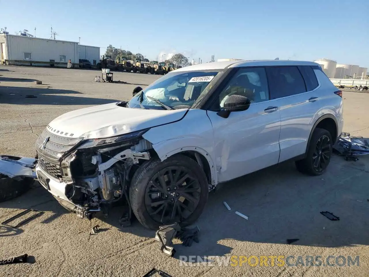 1 Photograph of a damaged car JA4J3UA81PZ031071 MITSUBISHI OUTLANDER 2023
