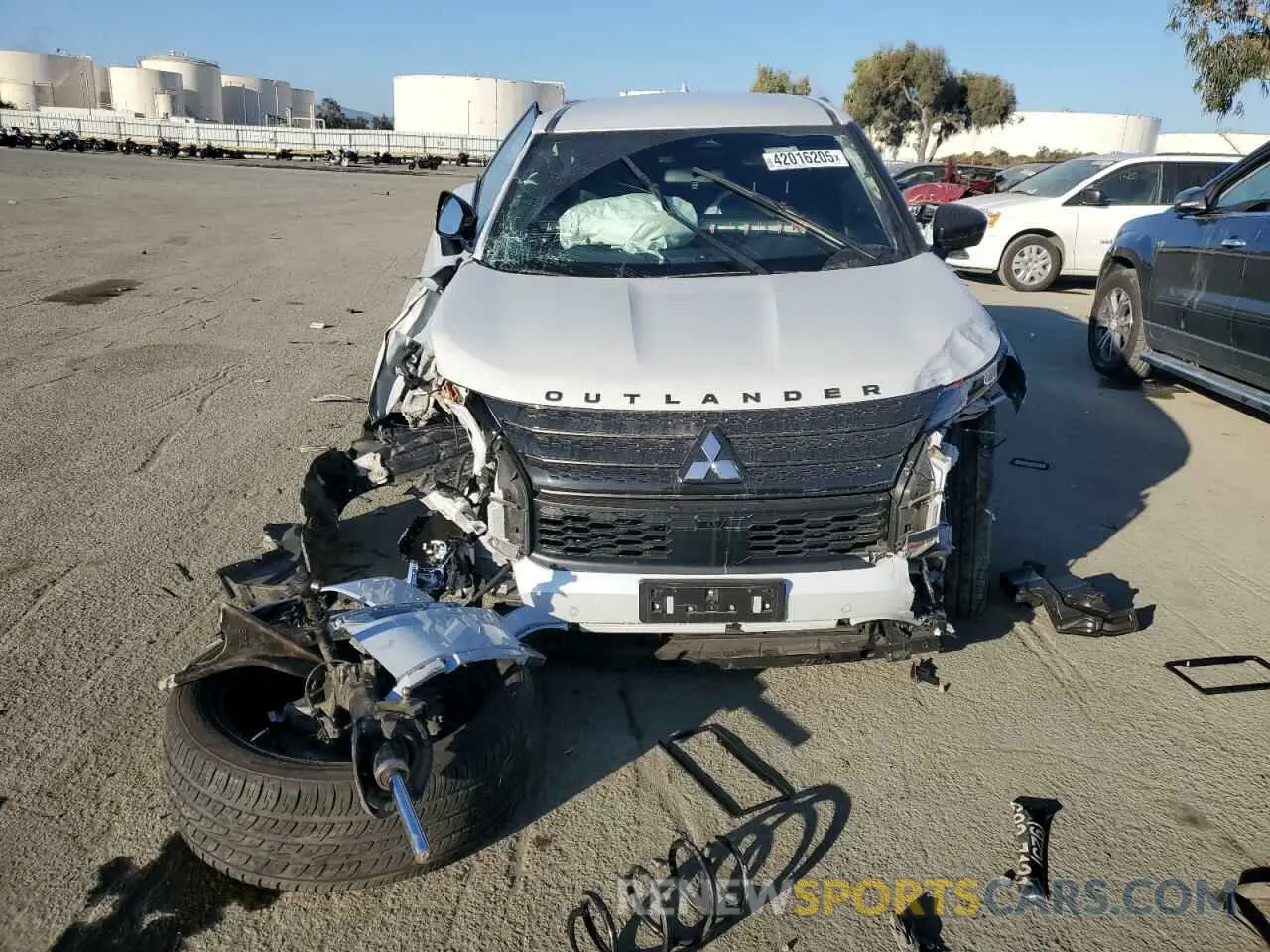 5 Photograph of a damaged car JA4J3UA81PZ031071 MITSUBISHI OUTLANDER 2023