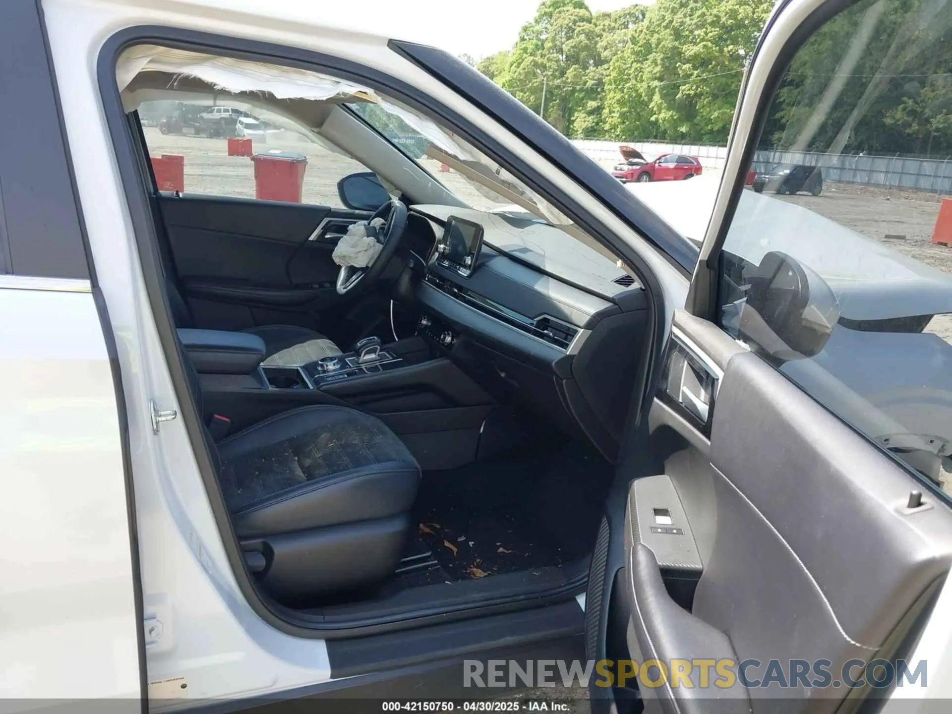5 Photograph of a damaged car JA4J3UA82PZ025246 MITSUBISHI OUTLANDER 2023