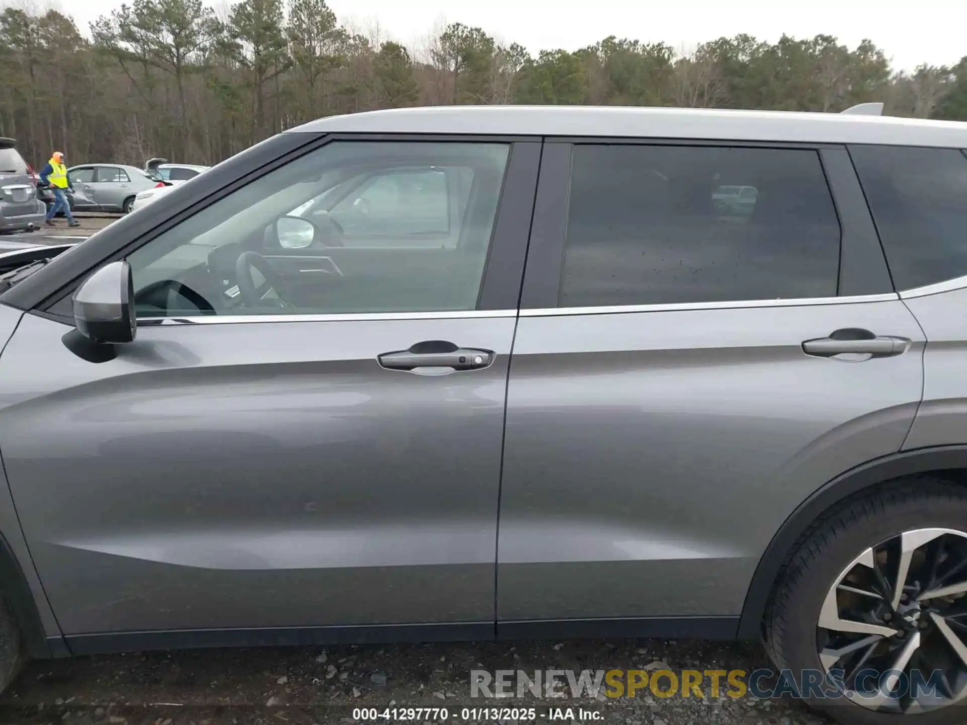 14 Photograph of a damaged car JA4J3UA84PZ011056 MITSUBISHI OUTLANDER 2023