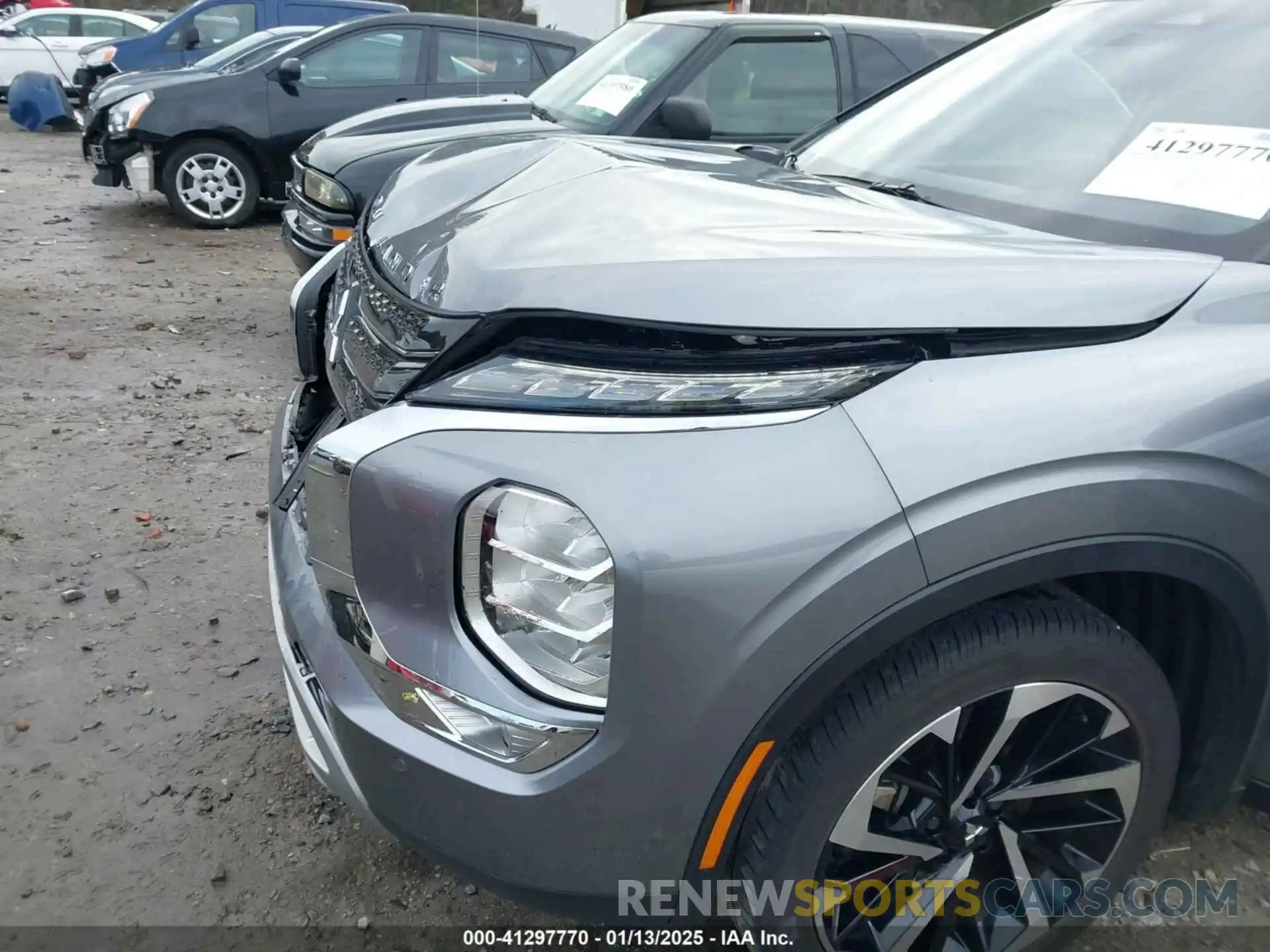 18 Photograph of a damaged car JA4J3UA84PZ011056 MITSUBISHI OUTLANDER 2023