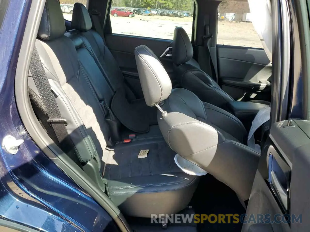 11 Photograph of a damaged car JA4J3UA84PZ047586 MITSUBISHI OUTLANDER 2023