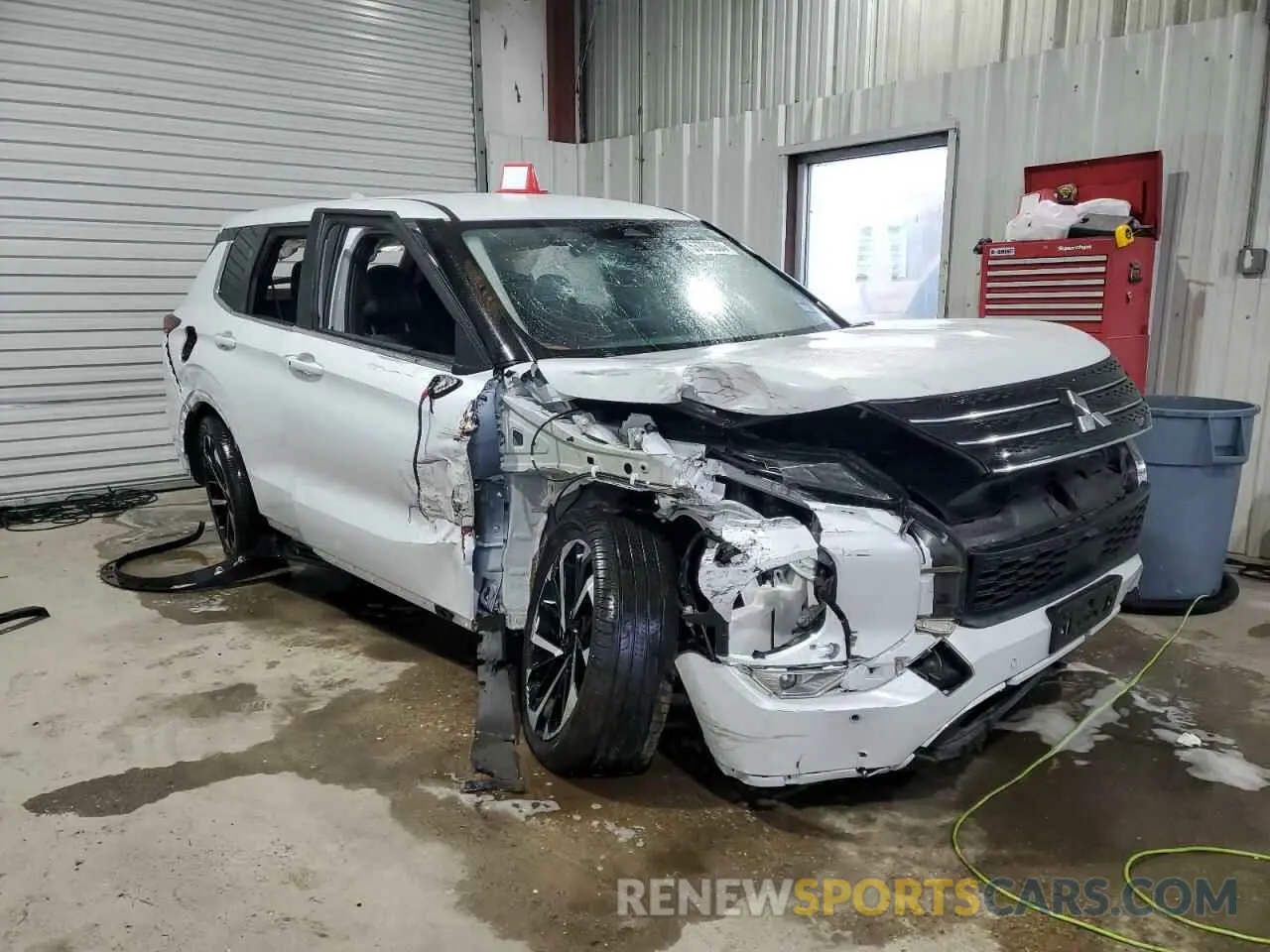 4 Photograph of a damaged car JA4J3UA85PZ024107 MITSUBISHI OUTLANDER 2023