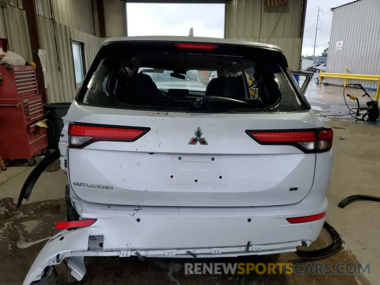 6 Photograph of a damaged car JA4J3UA85PZ024107 MITSUBISHI OUTLANDER 2023