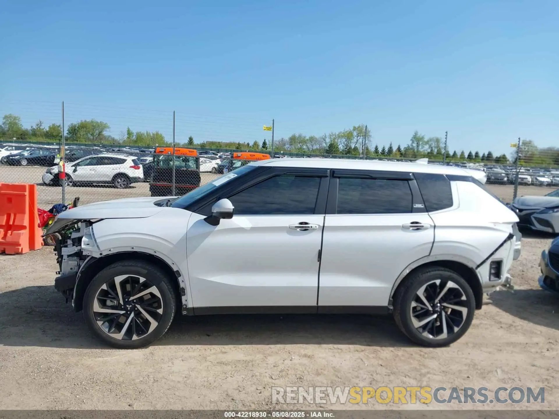 15 Photograph of a damaged car JA4J3UA87PZ013335 MITSUBISHI OUTLANDER 2023