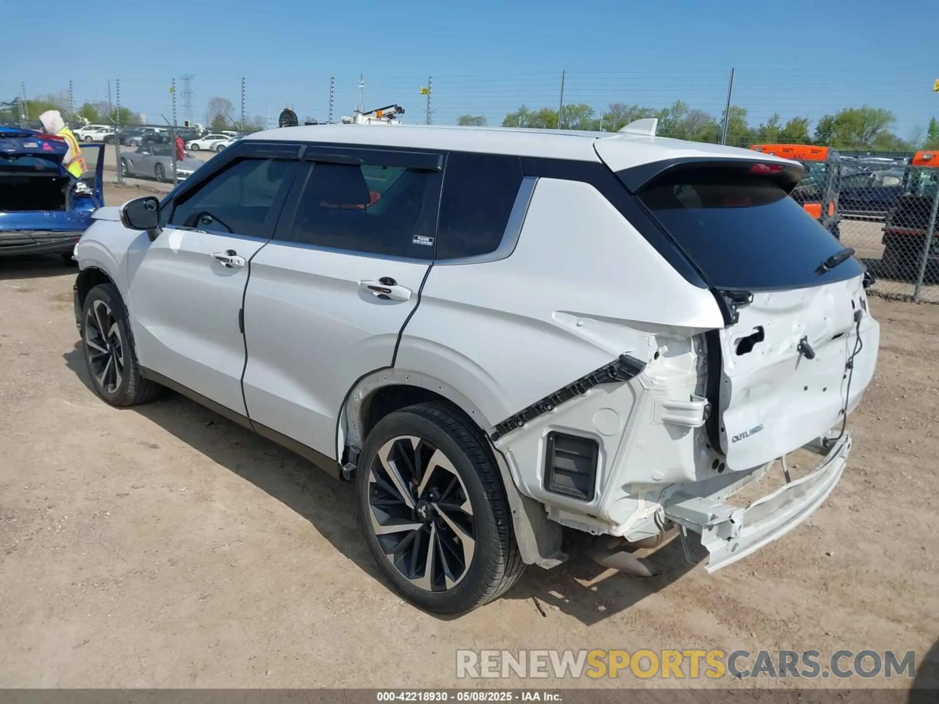 3 Photograph of a damaged car JA4J3UA87PZ013335 MITSUBISHI OUTLANDER 2023