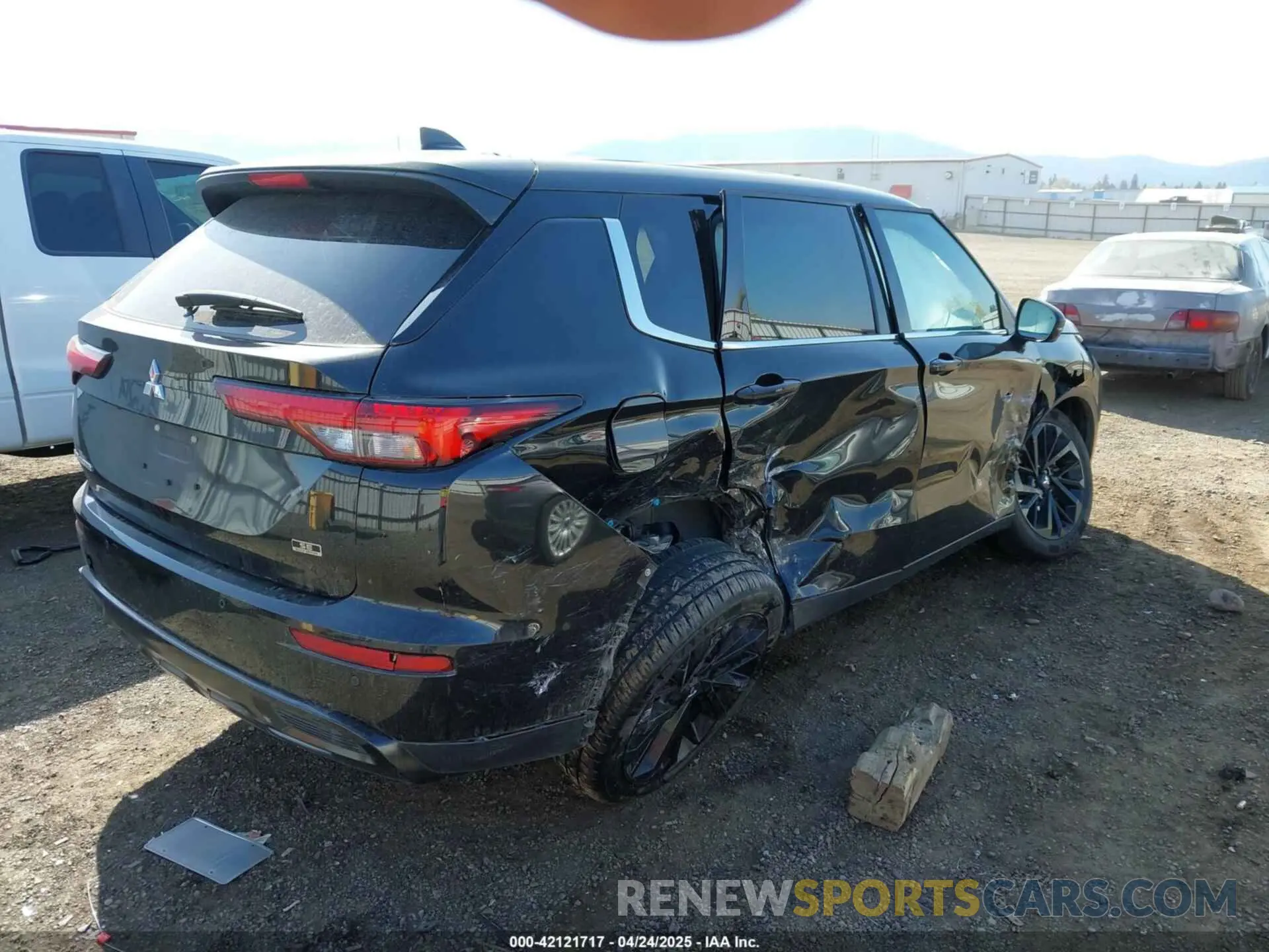 4 Photograph of a damaged car JA4J3UA87PZ034220 MITSUBISHI OUTLANDER 2023
