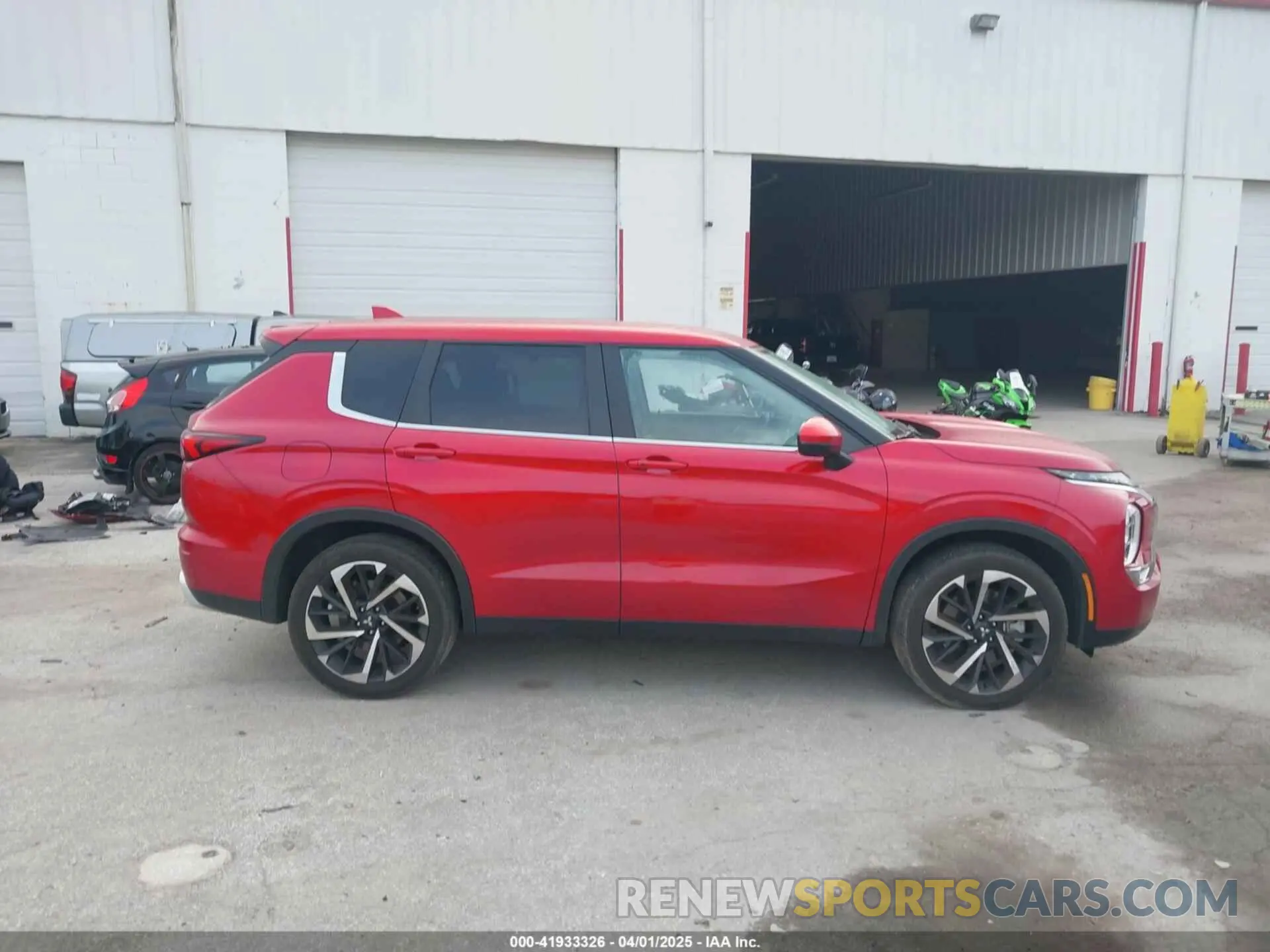 14 Photograph of a damaged car JA4J3UA87PZ055388 MITSUBISHI OUTLANDER 2023