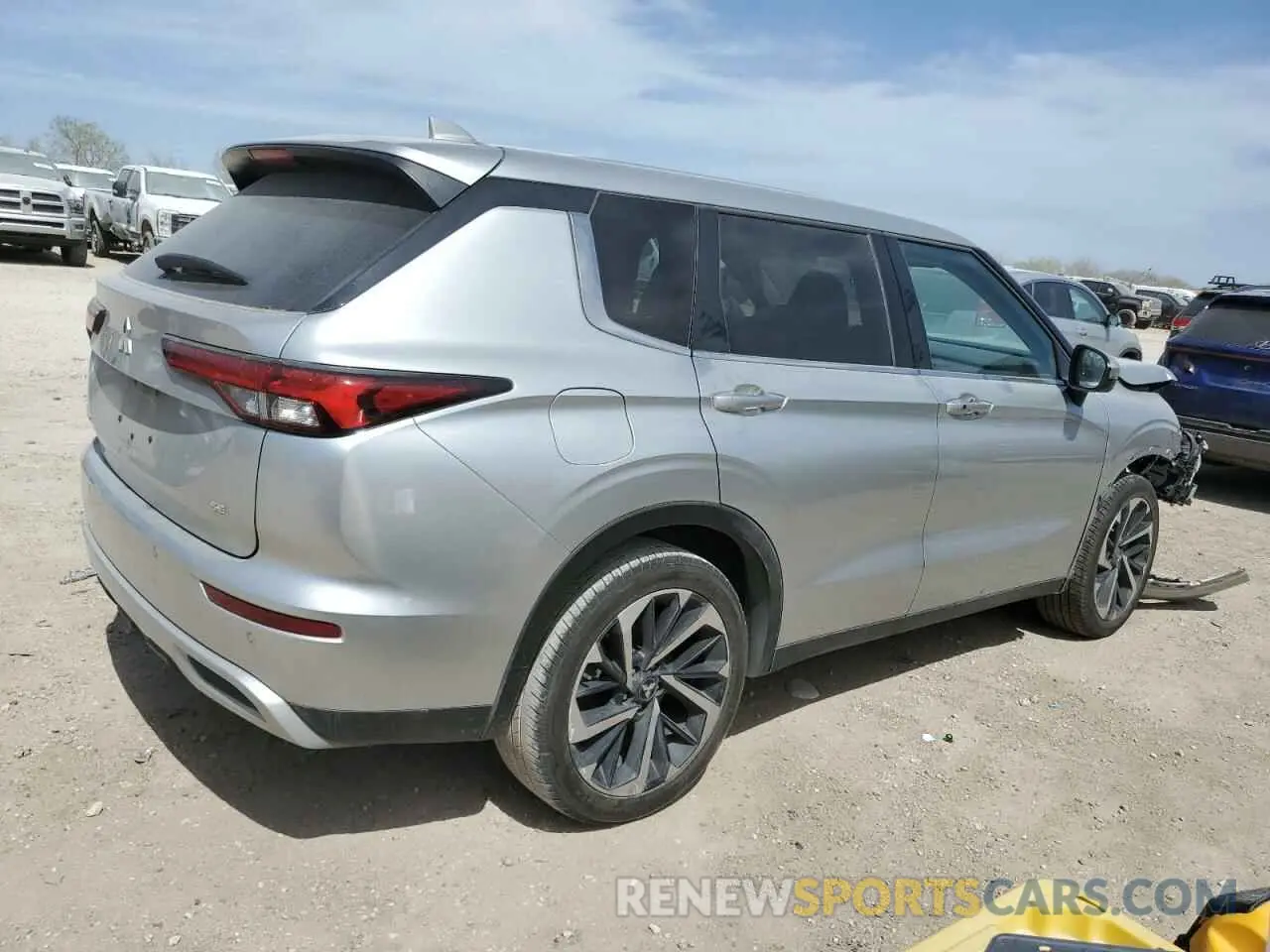 3 Photograph of a damaged car JA4J3UA87PZ057867 MITSUBISHI OUTLANDER 2023