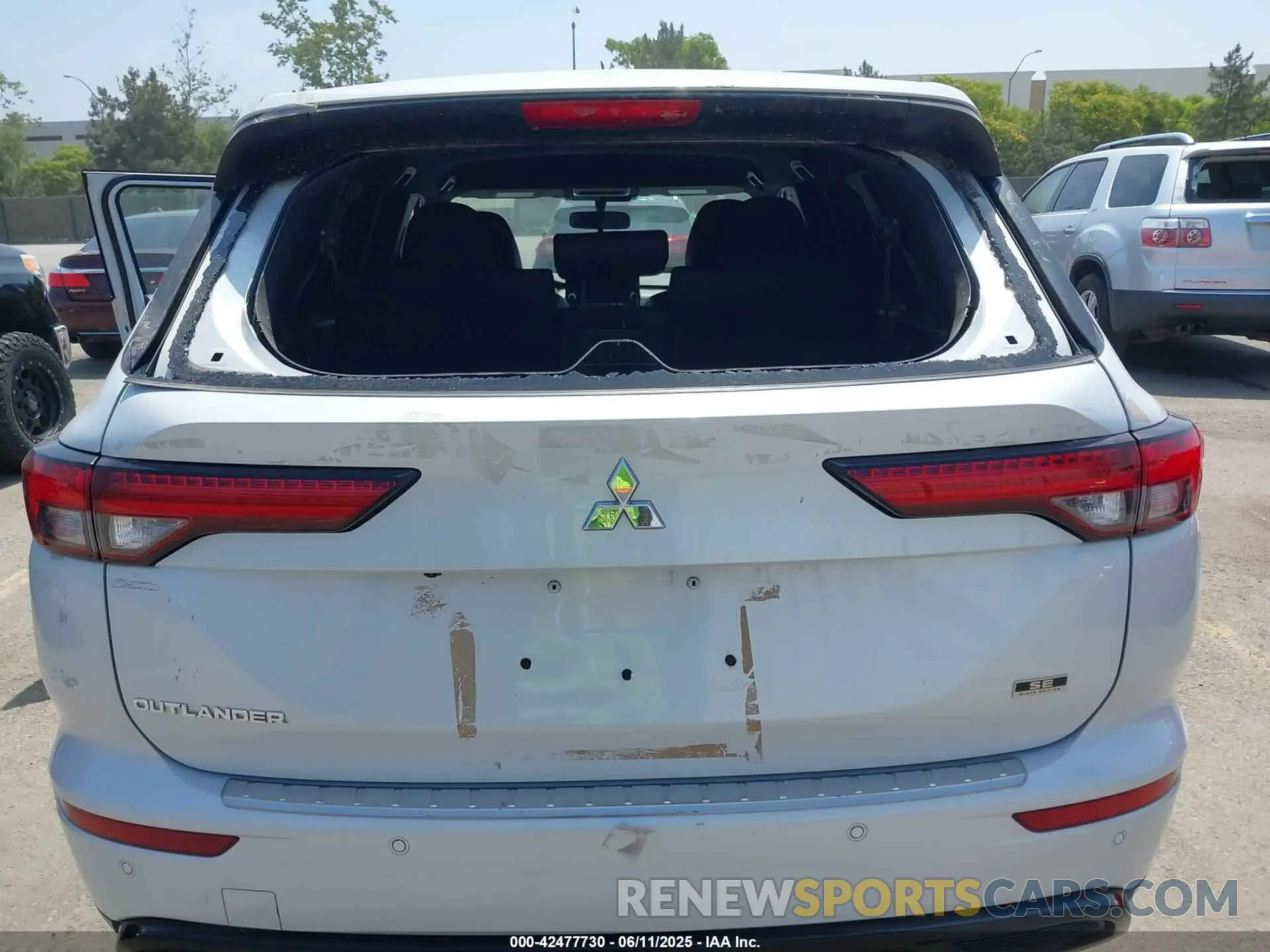 6 Photograph of a damaged car JA4J3UA88PZ012274 MITSUBISHI OUTLANDER 2023