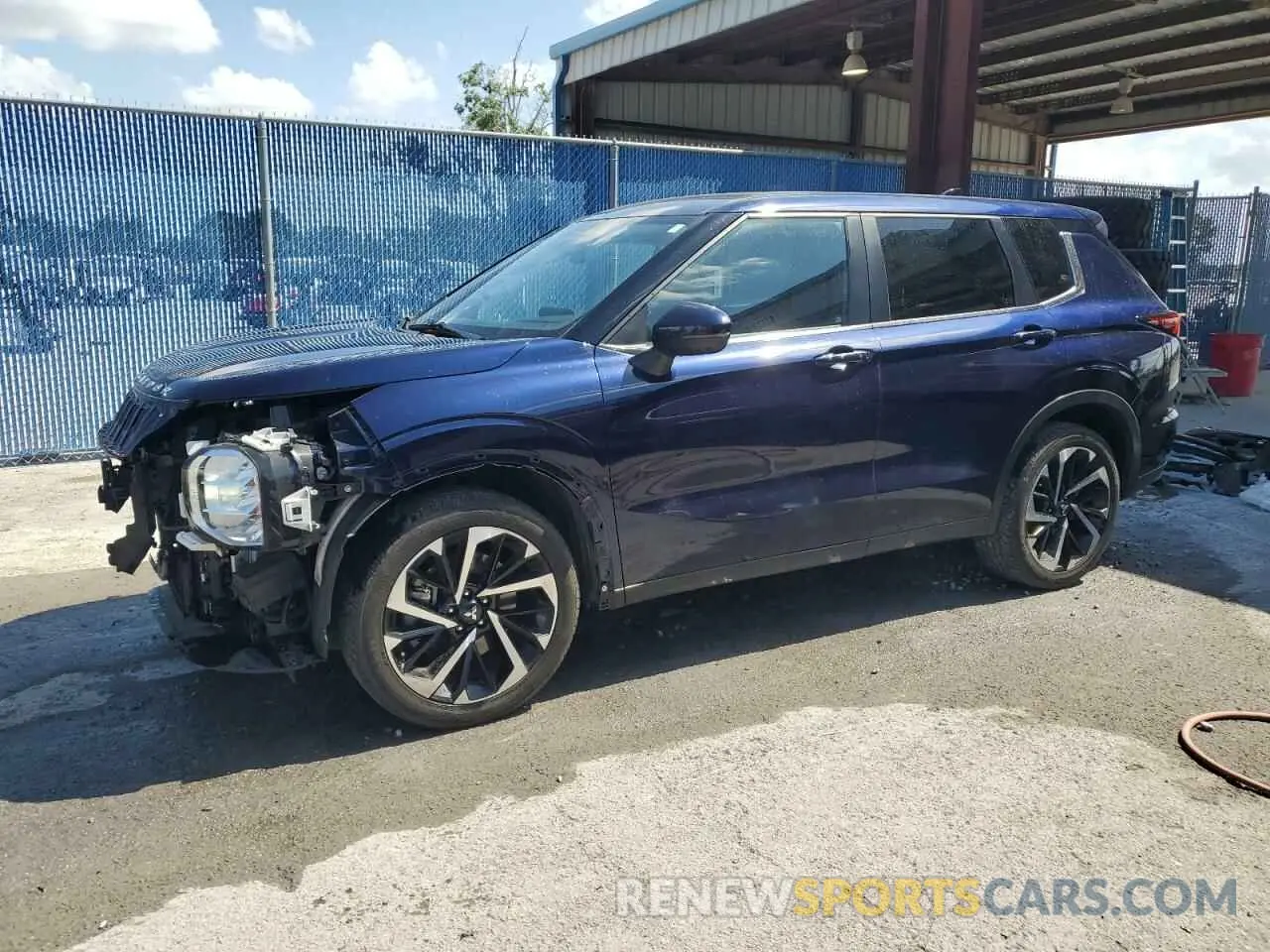 1 Photograph of a damaged car JA4J3UA8XPZ024202 MITSUBISHI OUTLANDER 2023