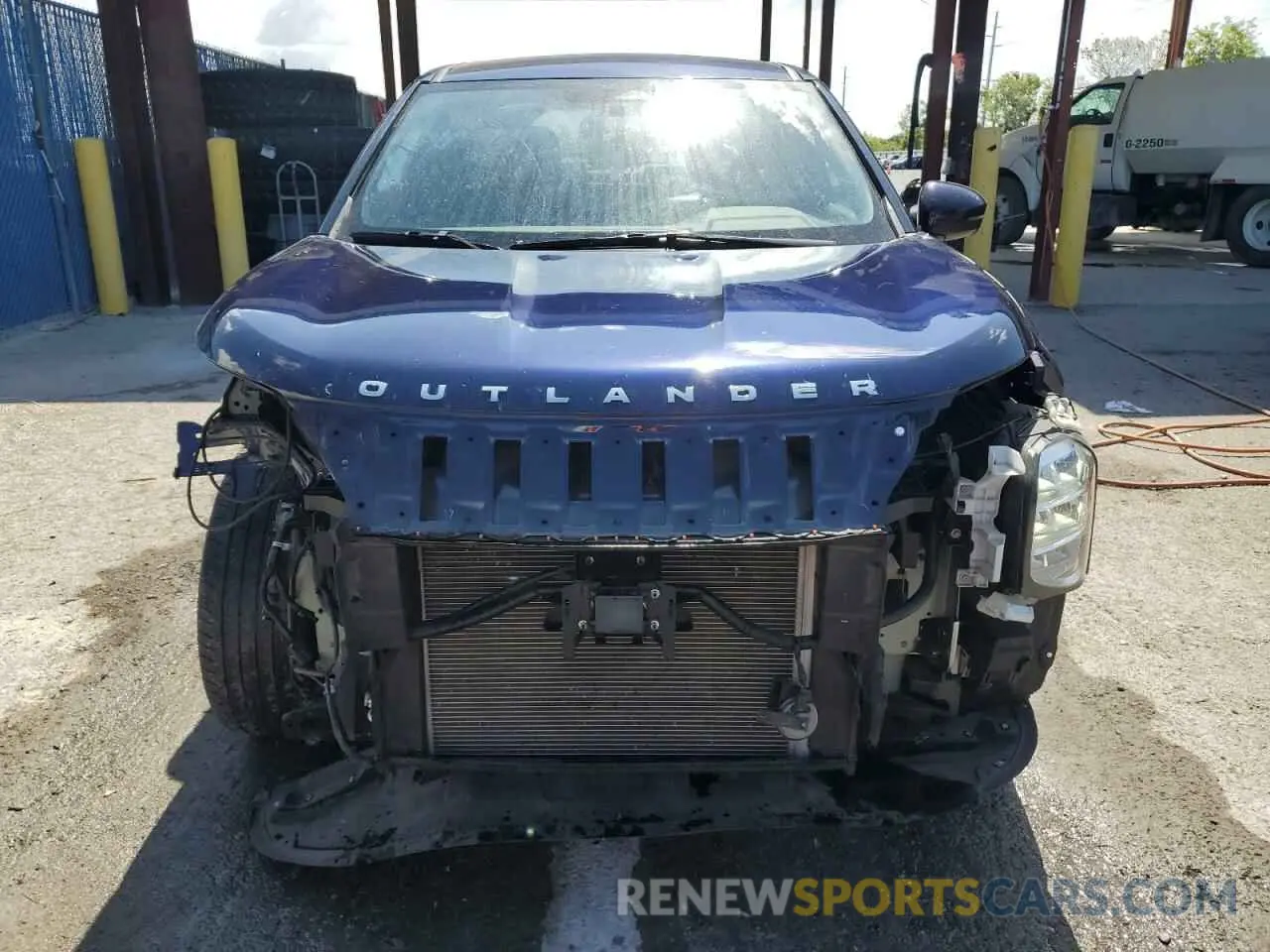 5 Photograph of a damaged car JA4J3UA8XPZ024202 MITSUBISHI OUTLANDER 2023