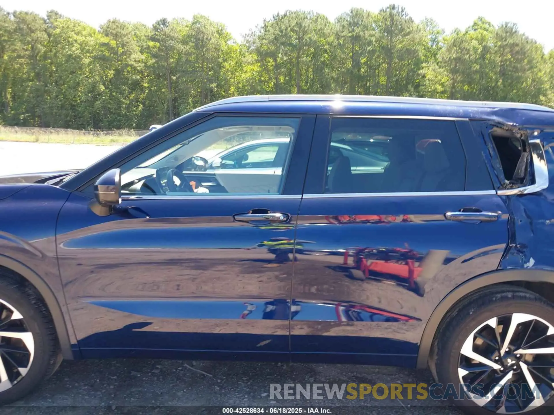 14 Photograph of a damaged car JA4J3VA80PZ042908 MITSUBISHI OUTLANDER 2023