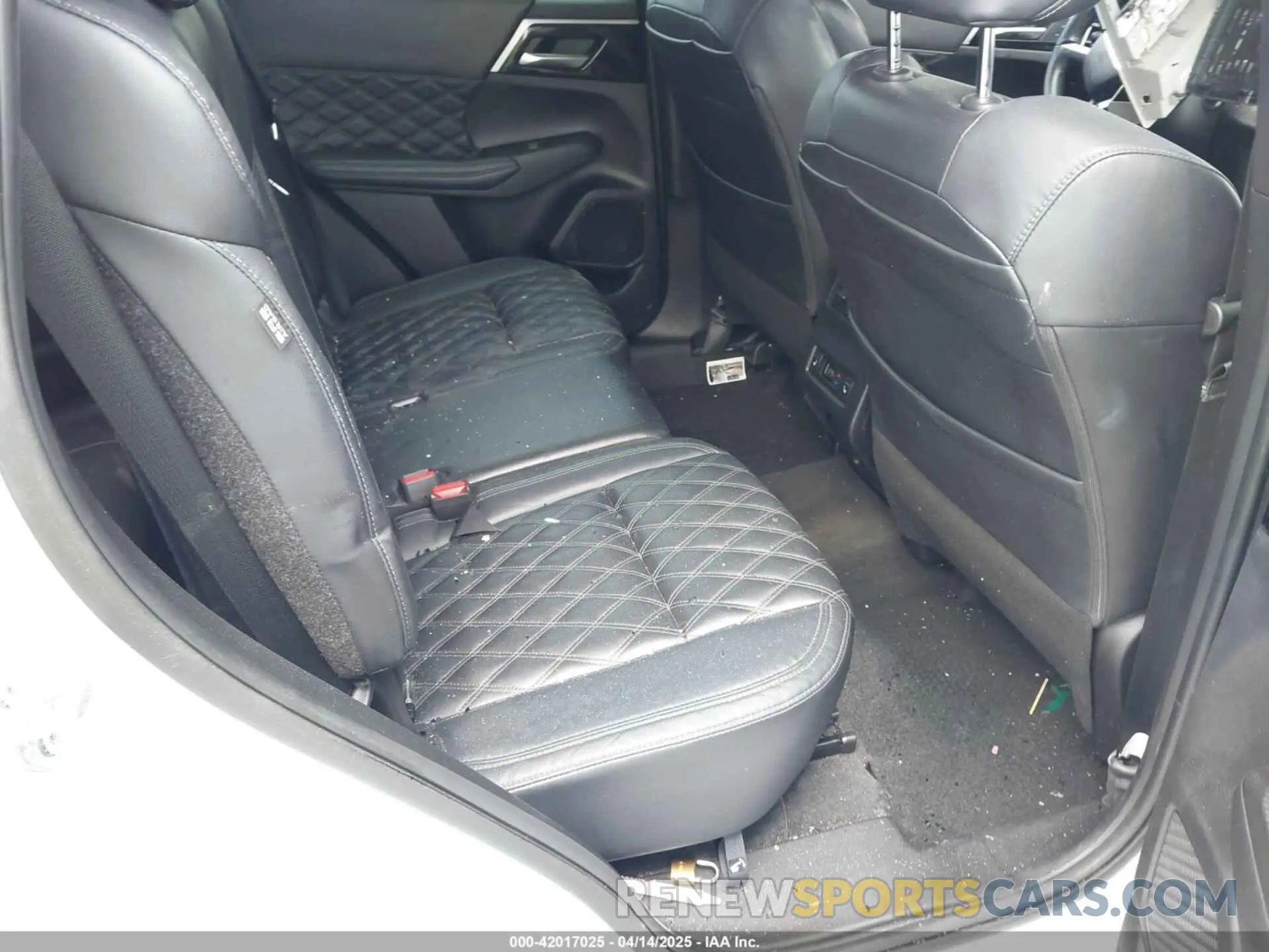 8 Photograph of a damaged car JA4J3VA89PZ009096 MITSUBISHI OUTLANDER 2023