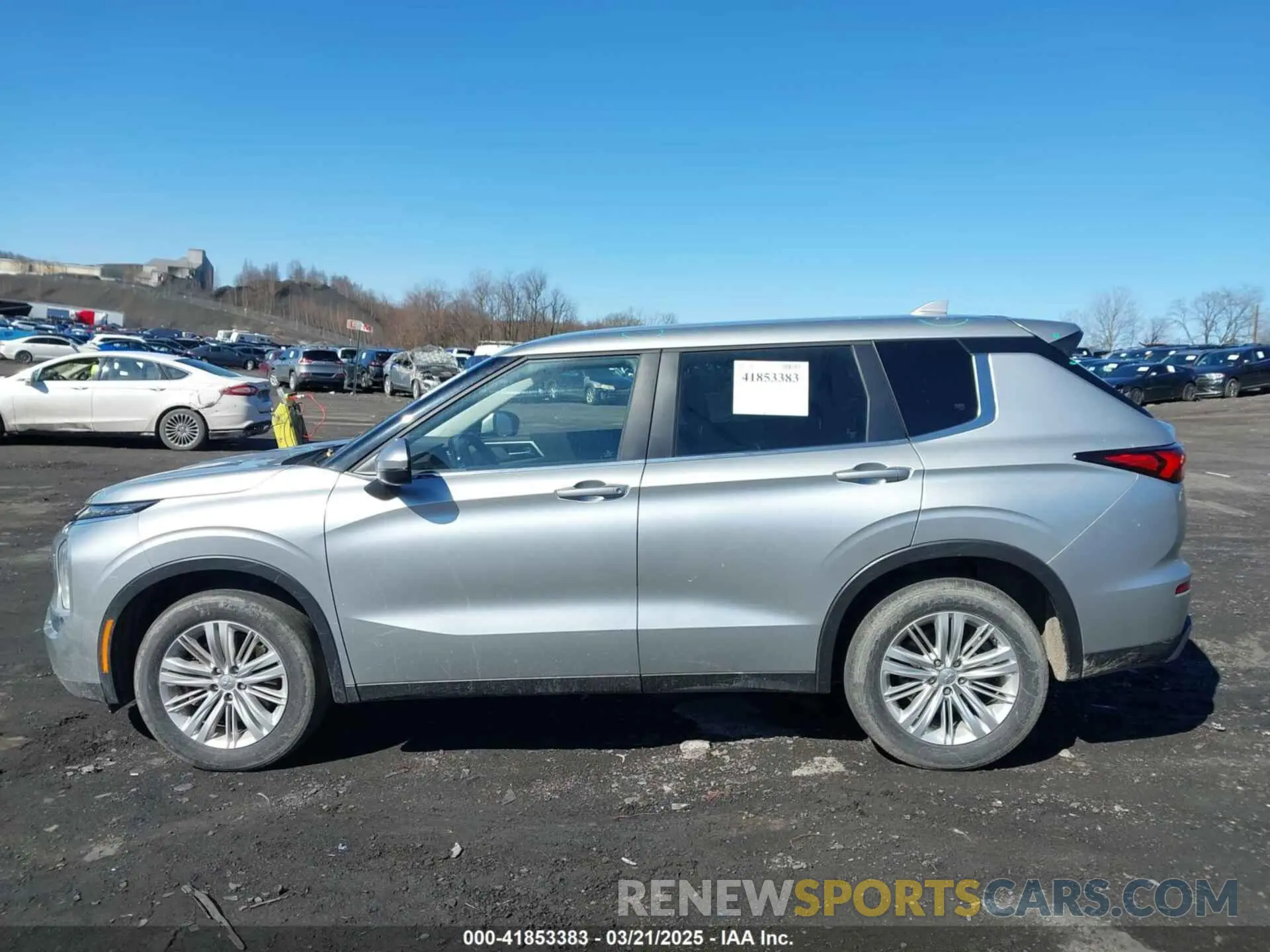 14 Photograph of a damaged car JA4J4TA83PZ009578 MITSUBISHI OUTLANDER 2023