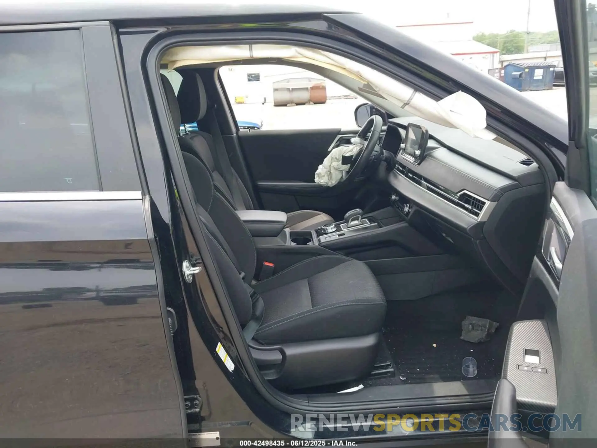 5 Photograph of a damaged car JA4J4TA85PZ009095 MITSUBISHI OUTLANDER 2023