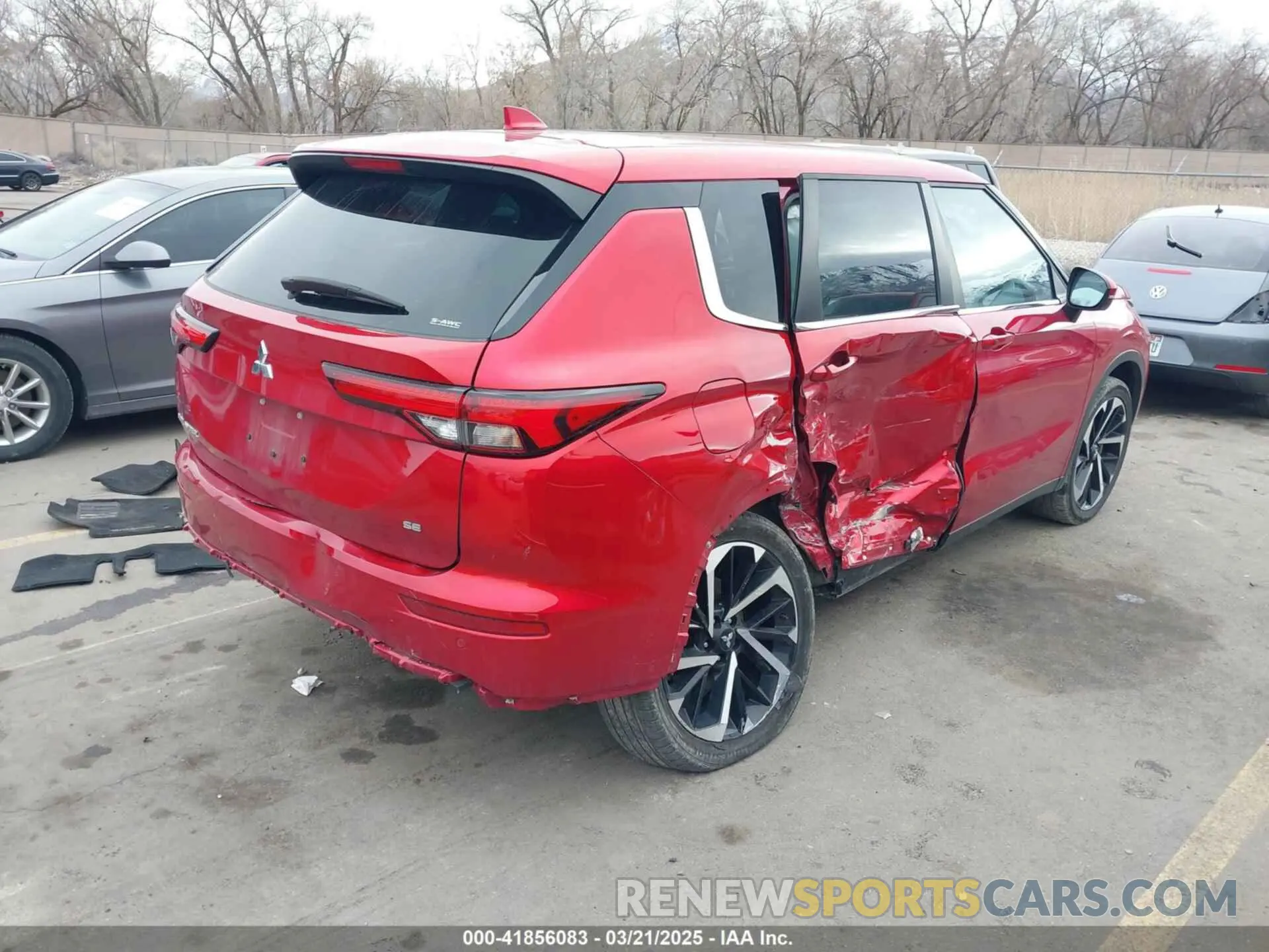 4 Photograph of a damaged car JA4J4UA80PZ021404 MITSUBISHI OUTLANDER 2023