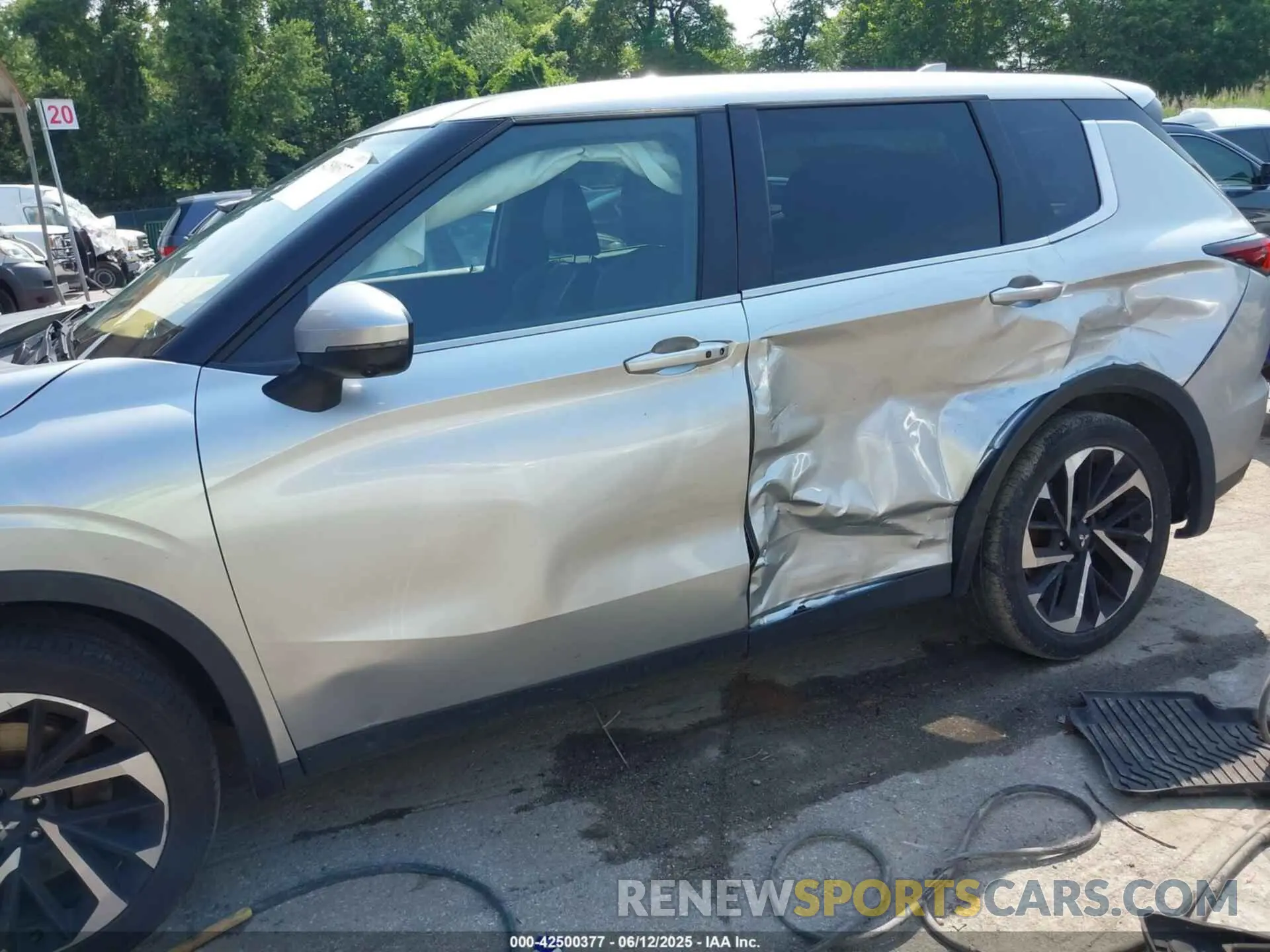 6 Photograph of a damaged car JA4J4UA80PZ052636 MITSUBISHI OUTLANDER 2023