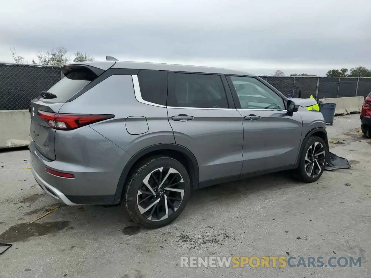 3 Photograph of a damaged car JA4J4UA81PZ019550 MITSUBISHI OUTLANDER 2023