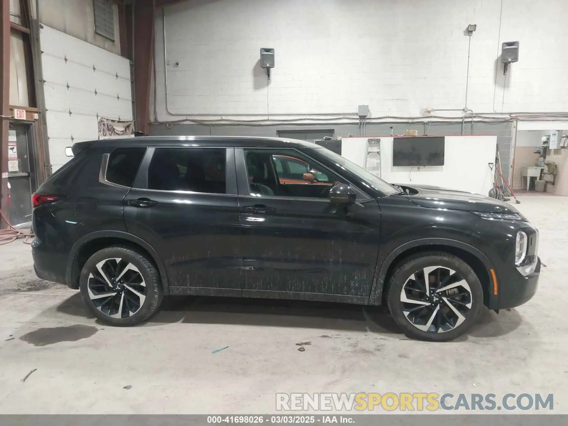 13 Photograph of a damaged car JA4J4UA82PZ030511 MITSUBISHI OUTLANDER 2023