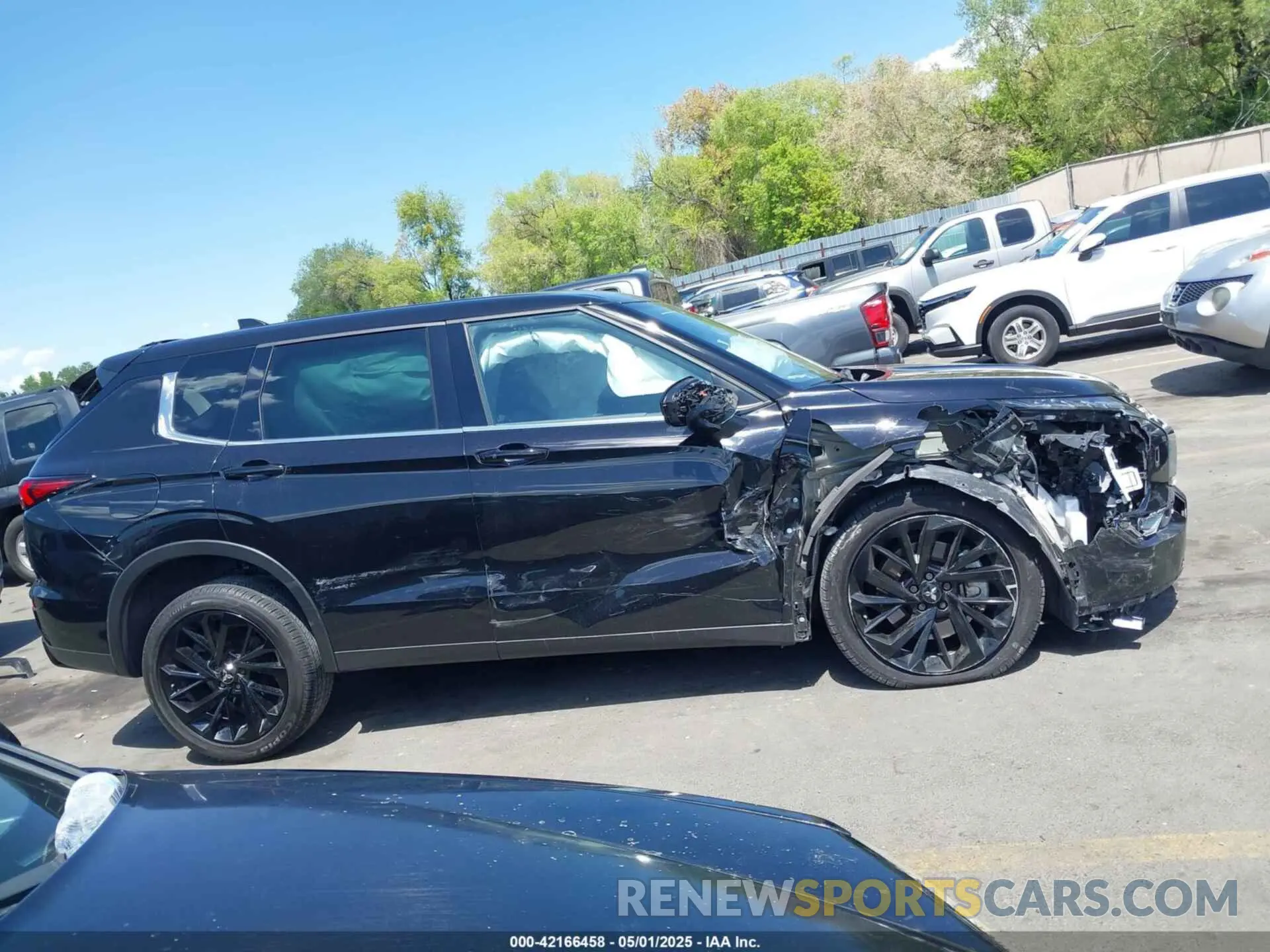 13 Photograph of a damaged car JA4J4UA83PZ041047 MITSUBISHI OUTLANDER 2023