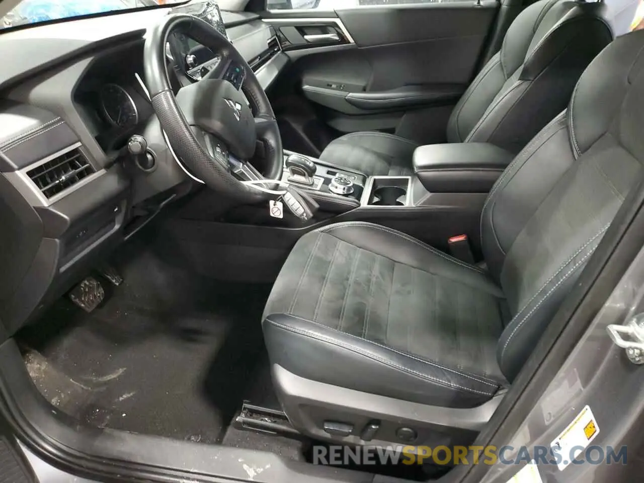 7 Photograph of a damaged car JA4J4UA84PZ016853 MITSUBISHI OUTLANDER 2023
