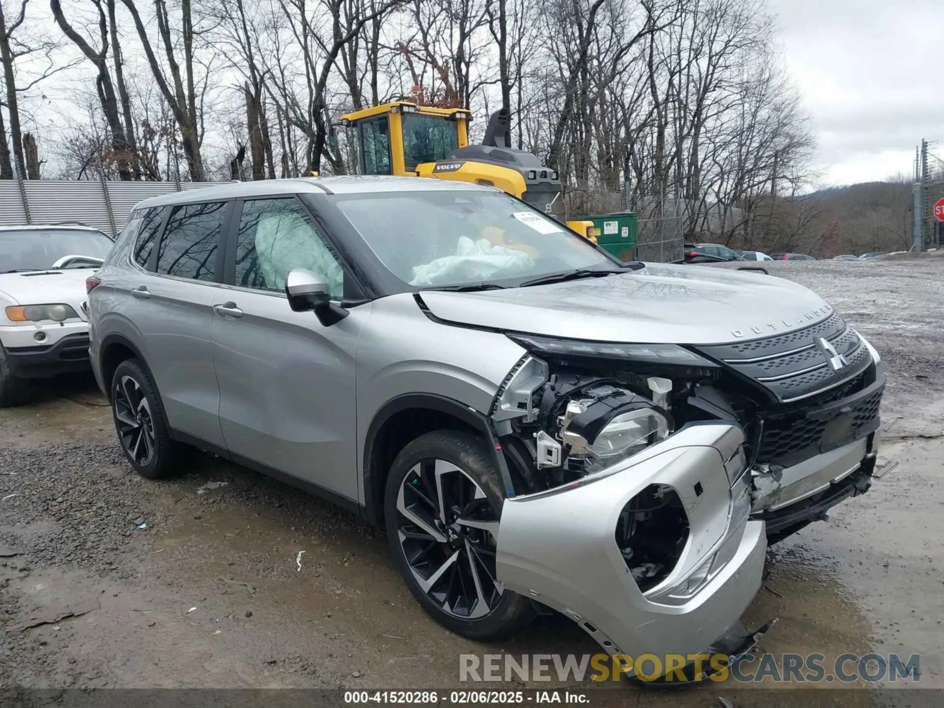 1 Photograph of a damaged car JA4J4UA84PZ018165 MITSUBISHI OUTLANDER 2023