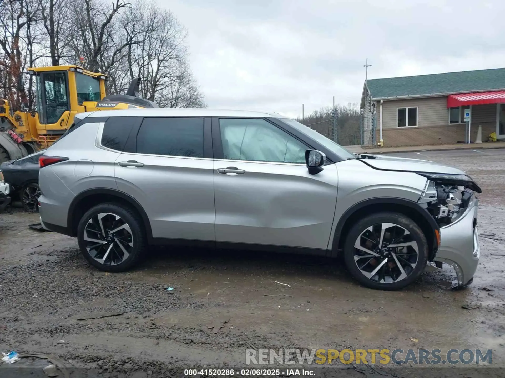 13 Photograph of a damaged car JA4J4UA84PZ018165 MITSUBISHI OUTLANDER 2023