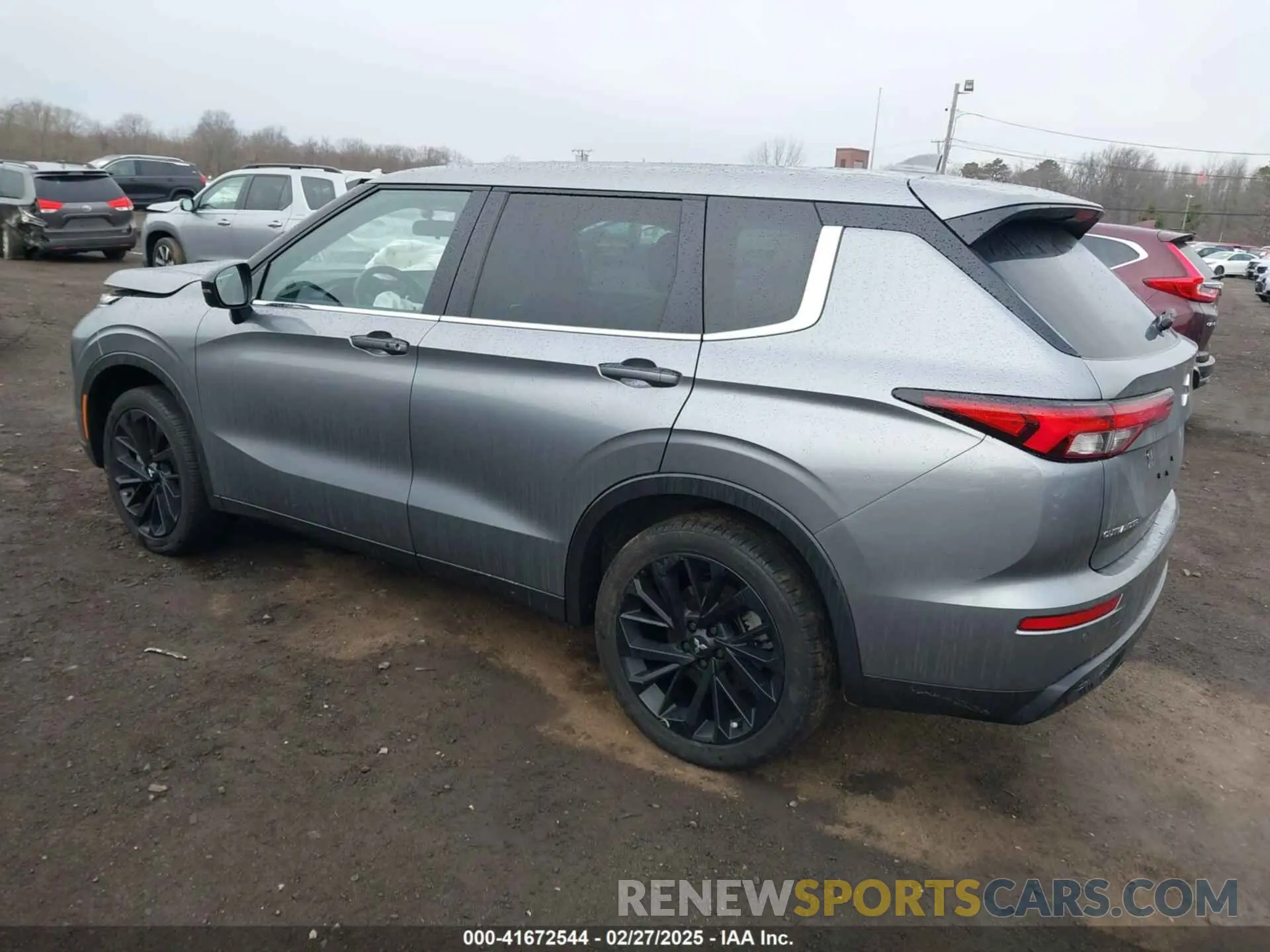 3 Photograph of a damaged car JA4J4UA84PZ048010 MITSUBISHI OUTLANDER 2023