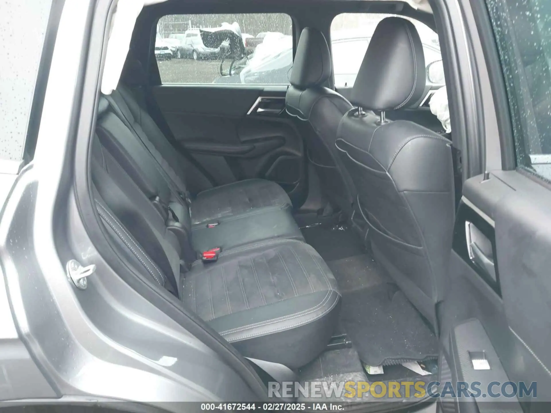 8 Photograph of a damaged car JA4J4UA84PZ048010 MITSUBISHI OUTLANDER 2023