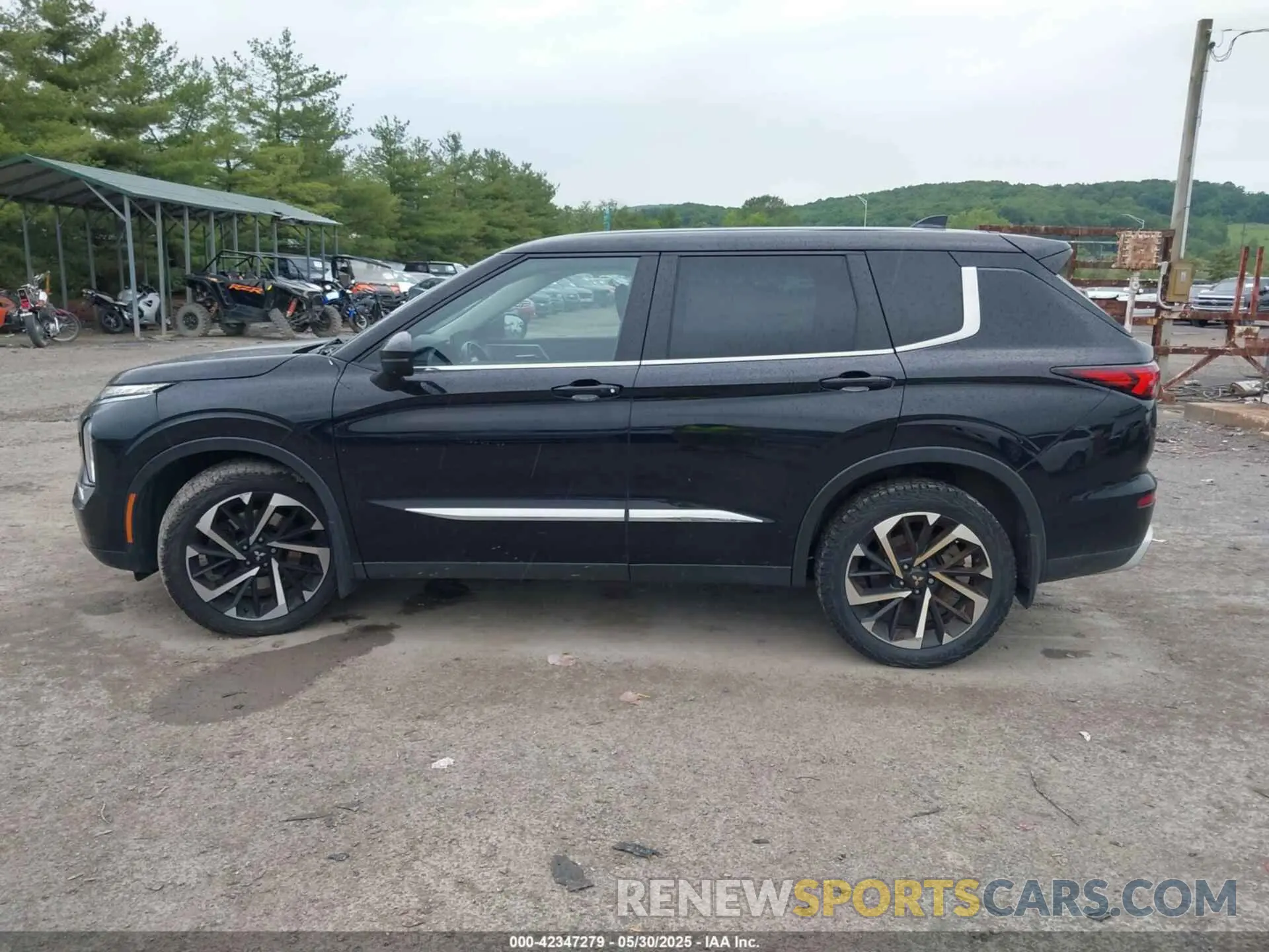 14 Photograph of a damaged car JA4J4UA84PZ051523 MITSUBISHI OUTLANDER 2023