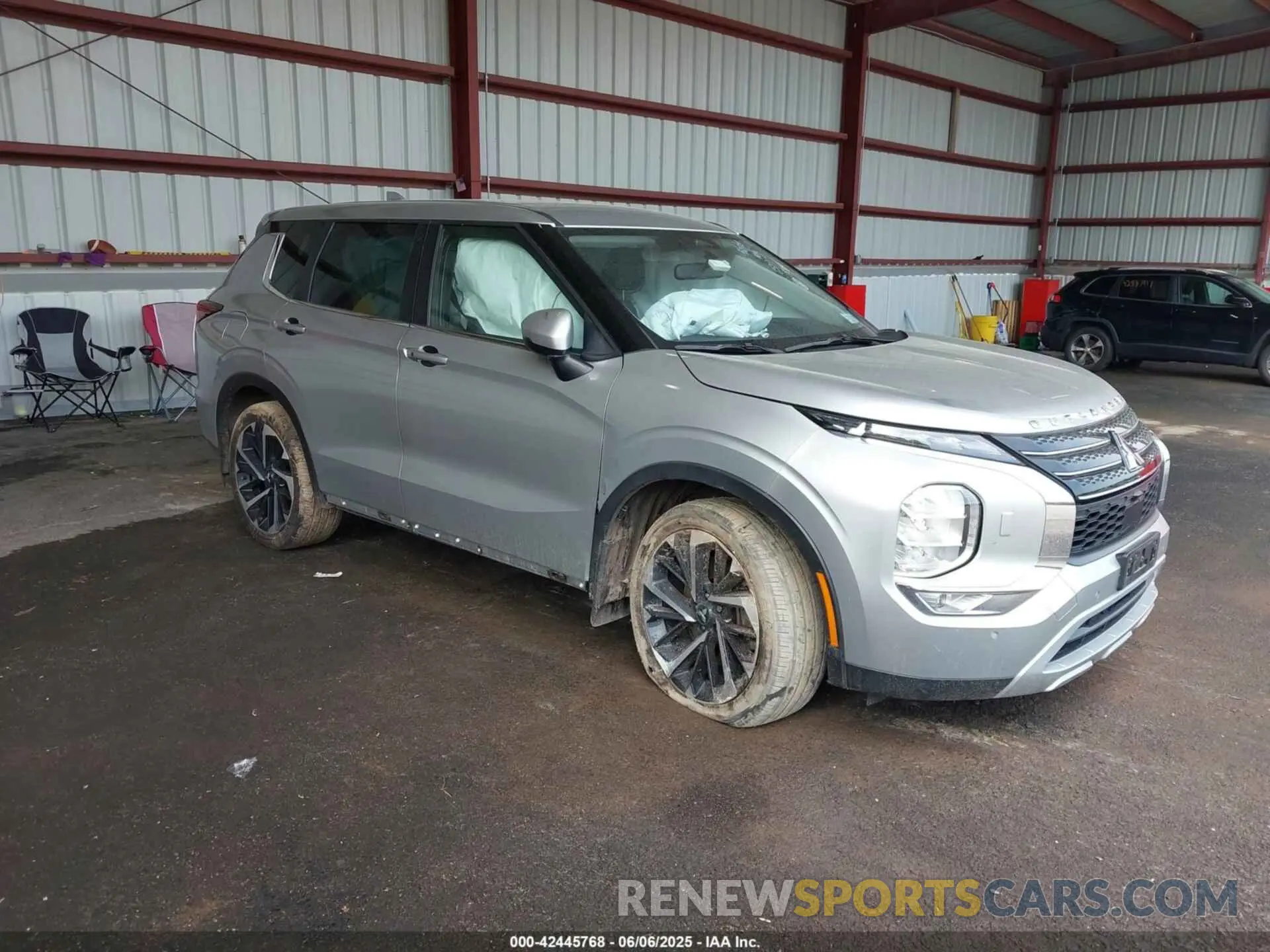 1 Photograph of a damaged car JA4J4UA84PZ051585 MITSUBISHI OUTLANDER 2023