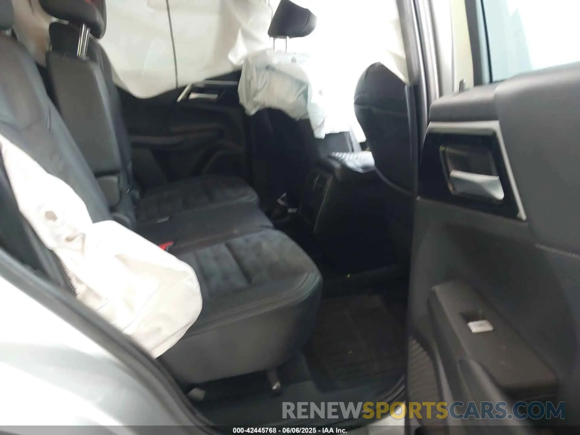 8 Photograph of a damaged car JA4J4UA84PZ051585 MITSUBISHI OUTLANDER 2023