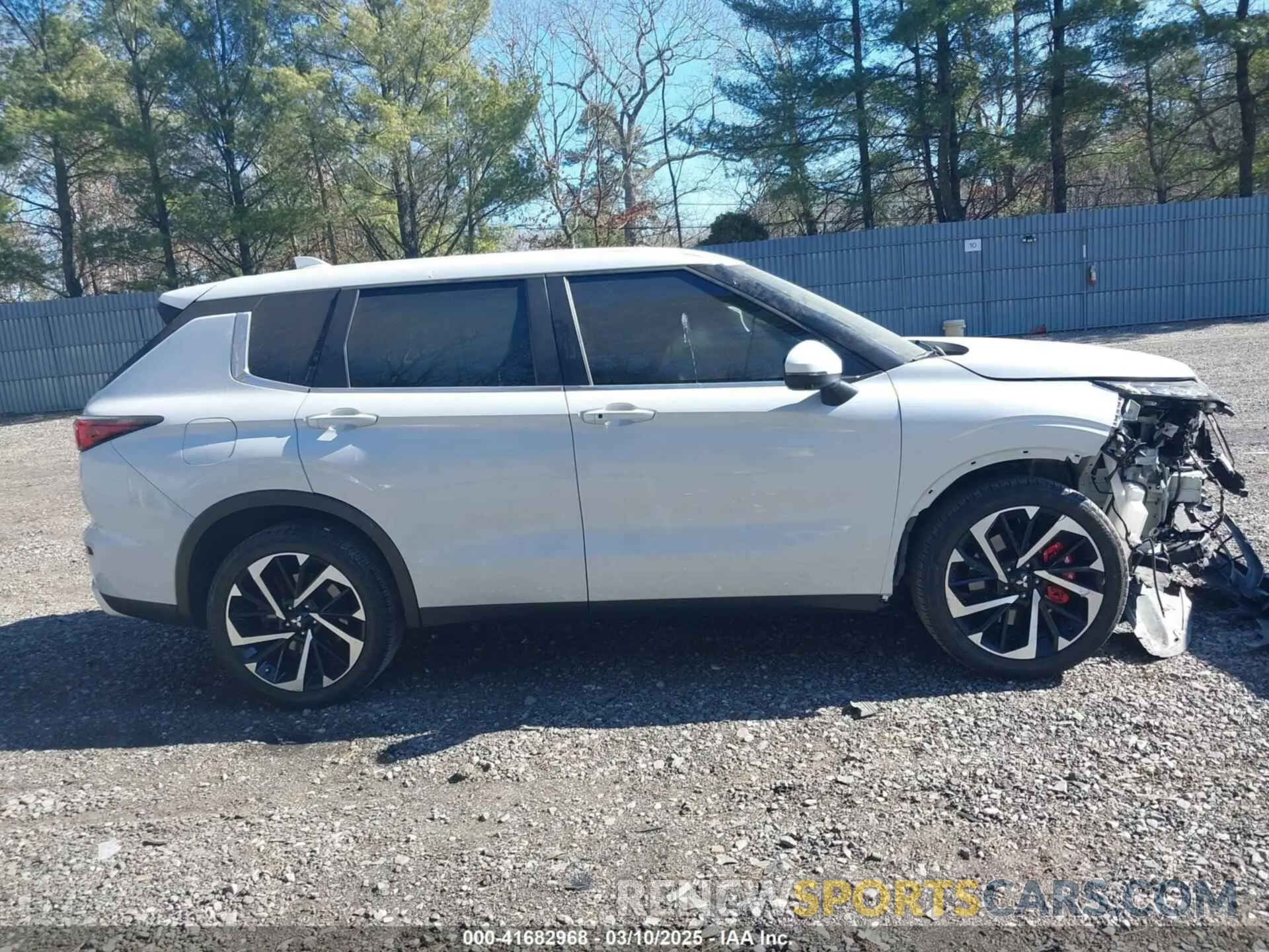 13 Photograph of a damaged car JA4J4UA85PZ032799 MITSUBISHI OUTLANDER 2023
