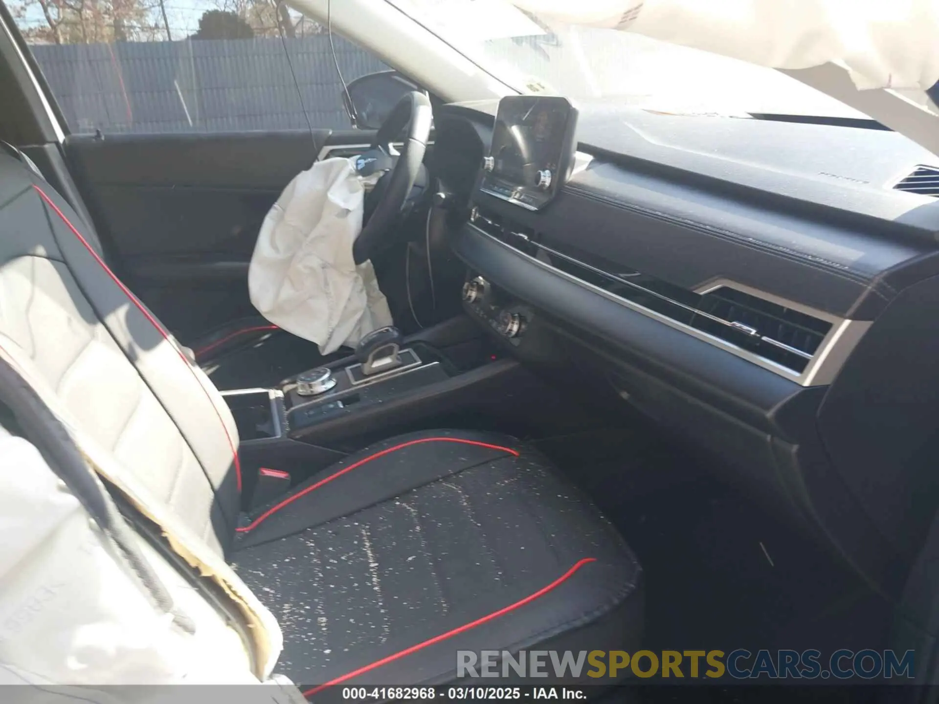 5 Photograph of a damaged car JA4J4UA85PZ032799 MITSUBISHI OUTLANDER 2023