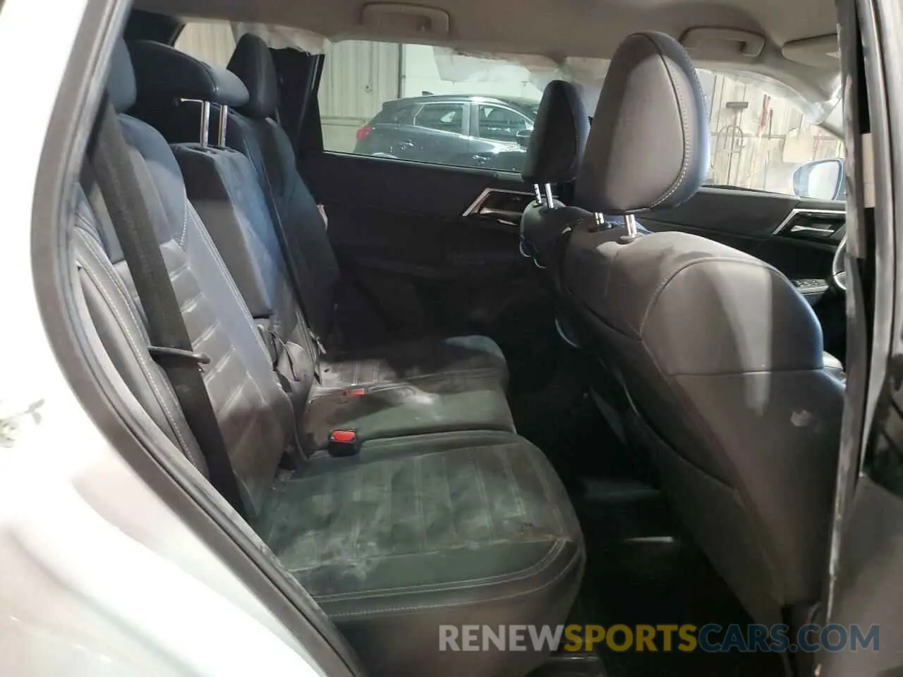 11 Photograph of a damaged car JA4J4UA86PZ026011 MITSUBISHI OUTLANDER 2023