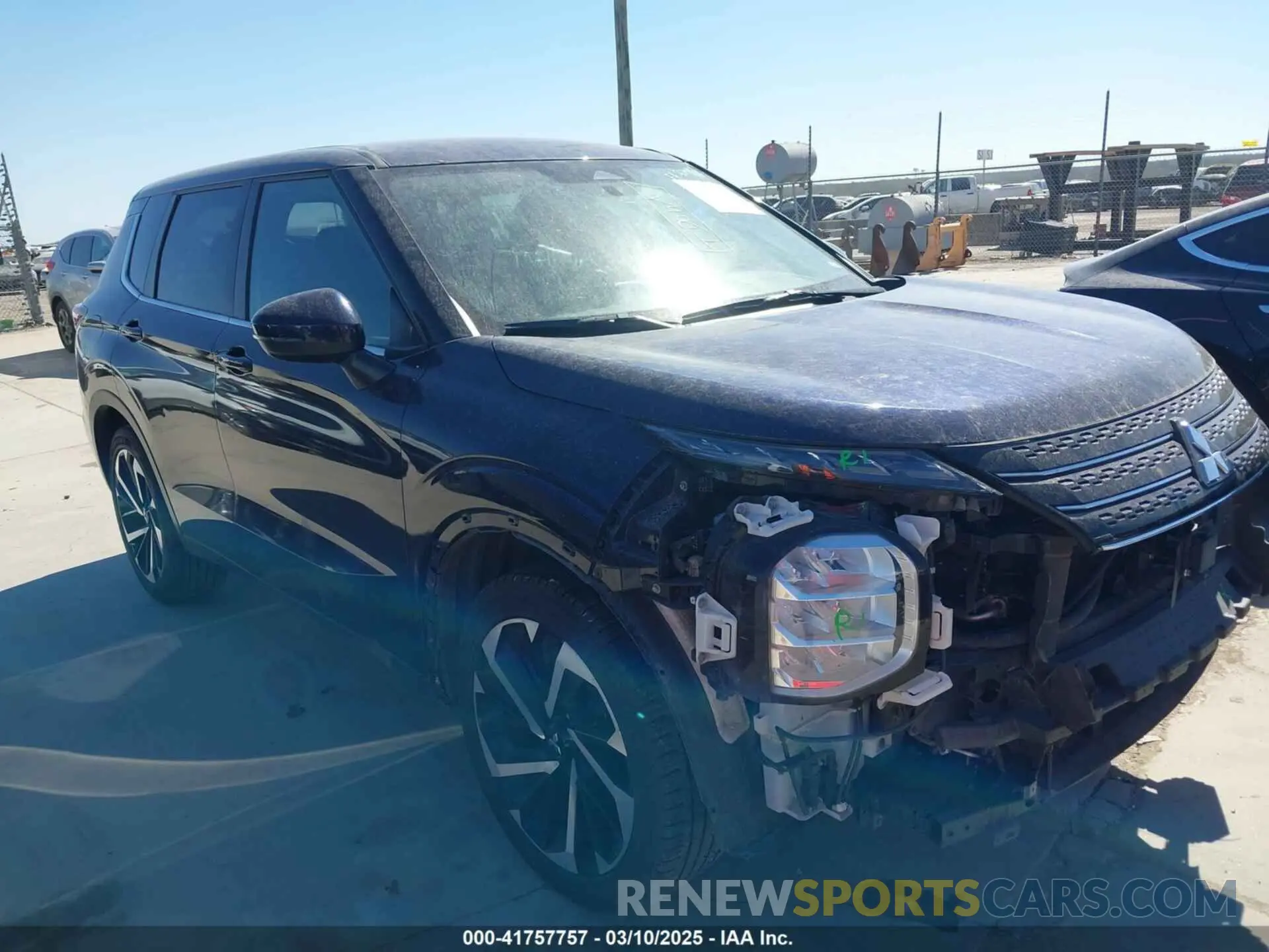 1 Photograph of a damaged car JA4J4UA86PZ026283 MITSUBISHI OUTLANDER 2023