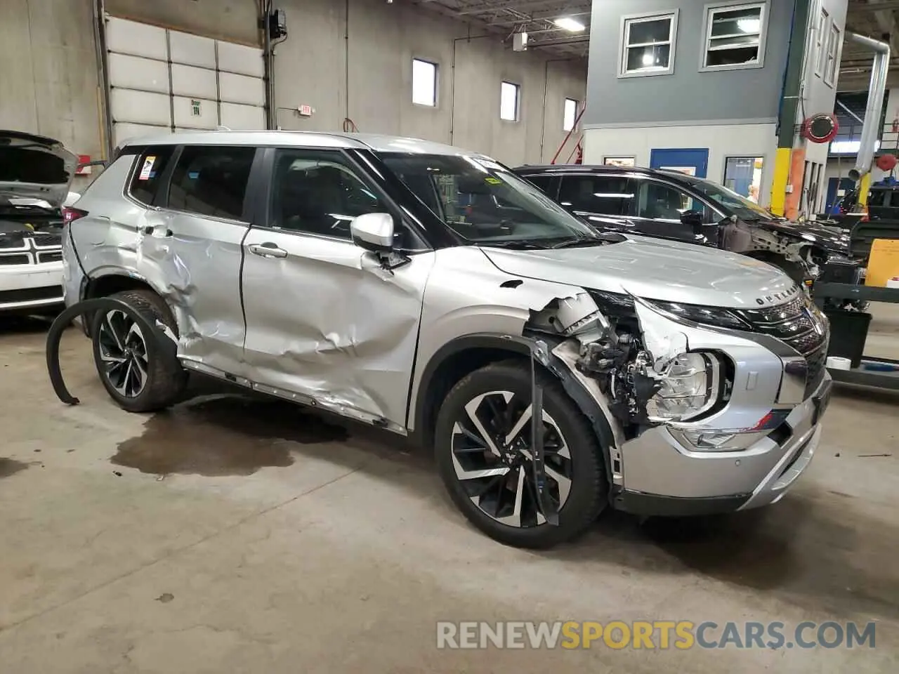 4 Photograph of a damaged car JA4J4UA87PZ061723 MITSUBISHI OUTLANDER 2023